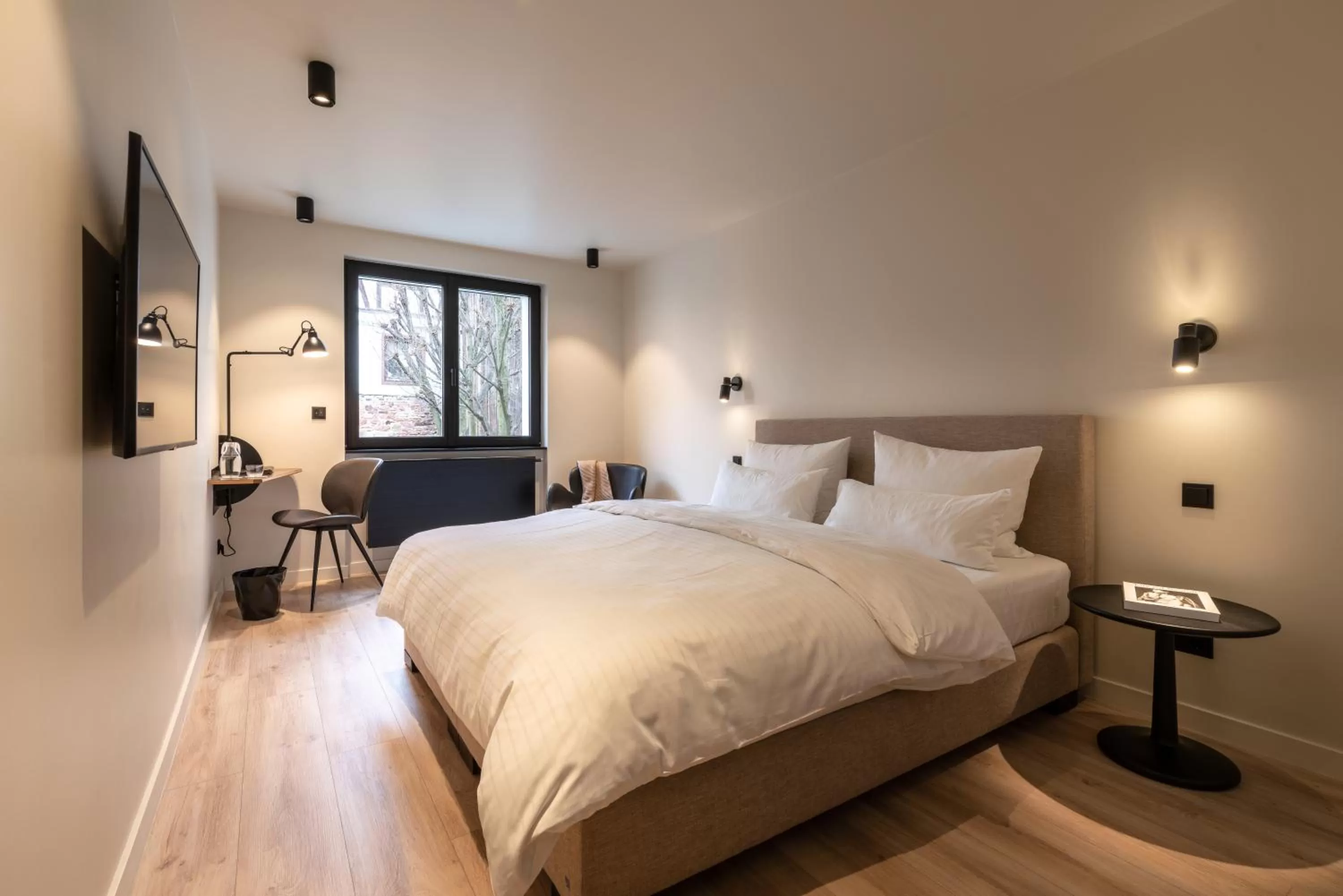 Bed in THE ADAMS - Self Check In Hotel