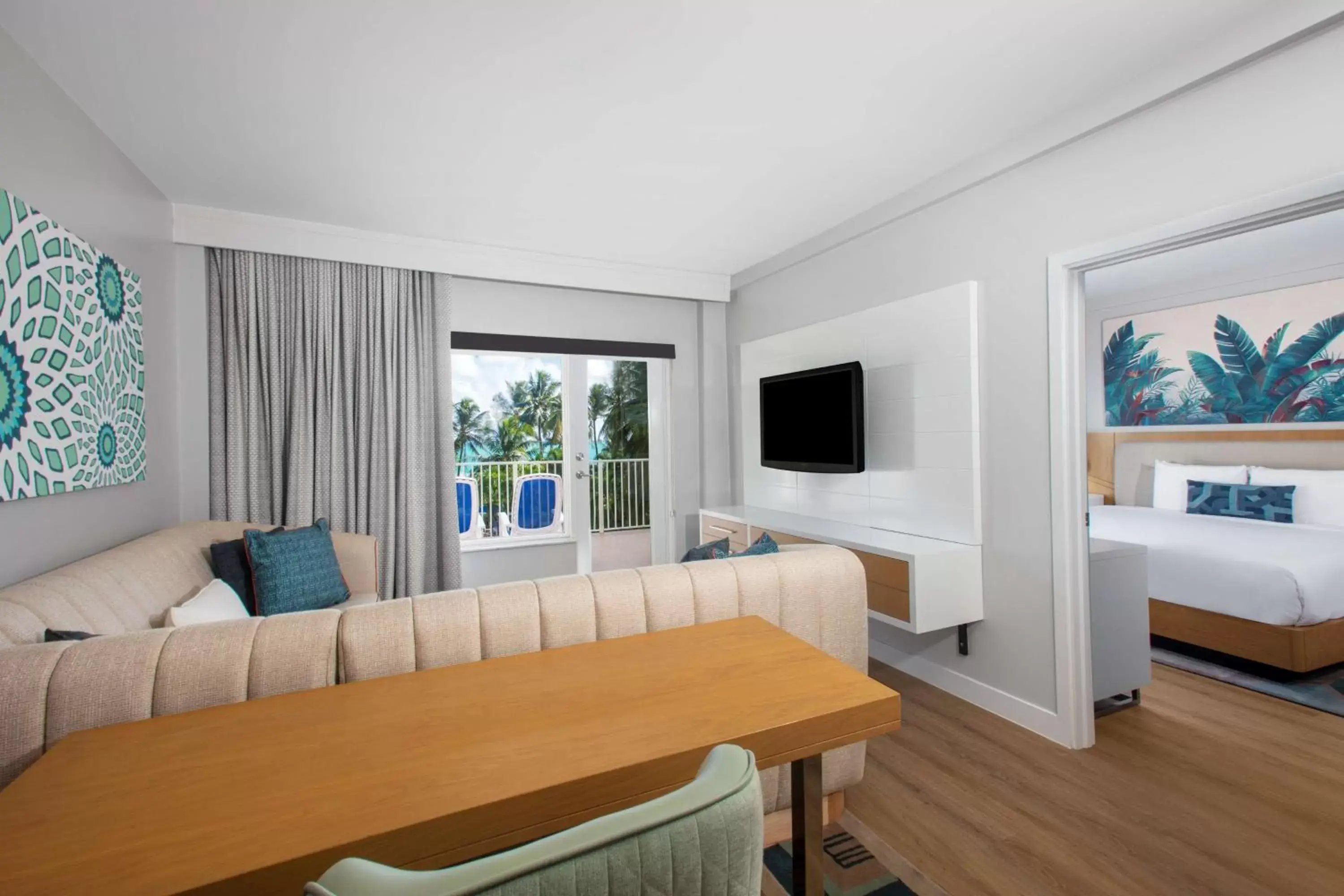 Bedroom, Seating Area in Radisson Resort Miami Beach