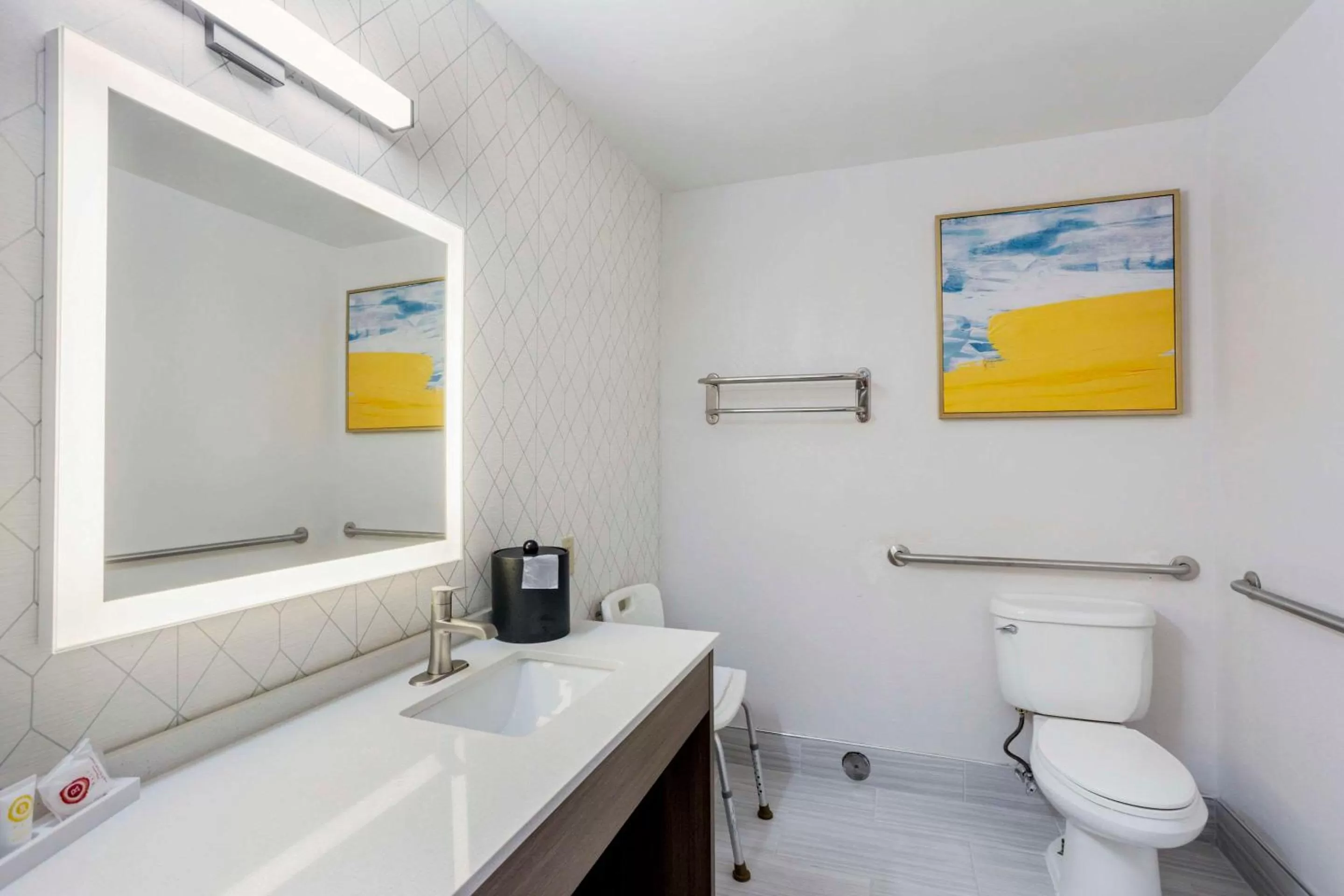 Bedroom in Comfort Inn & Suites Voorhees-Mt Laurel