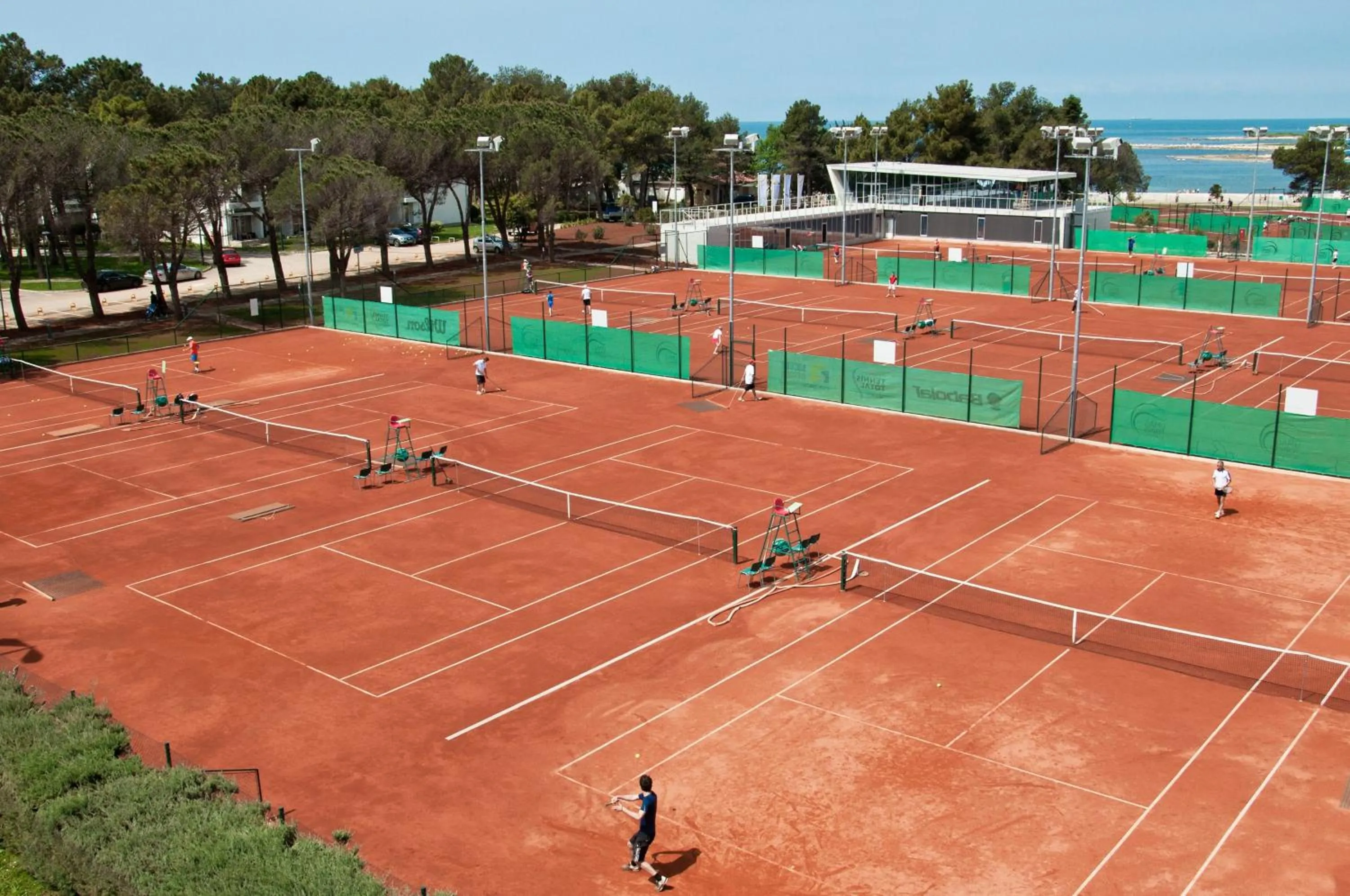 Tennis court in Hotel Pelegrin Plava Laguna
