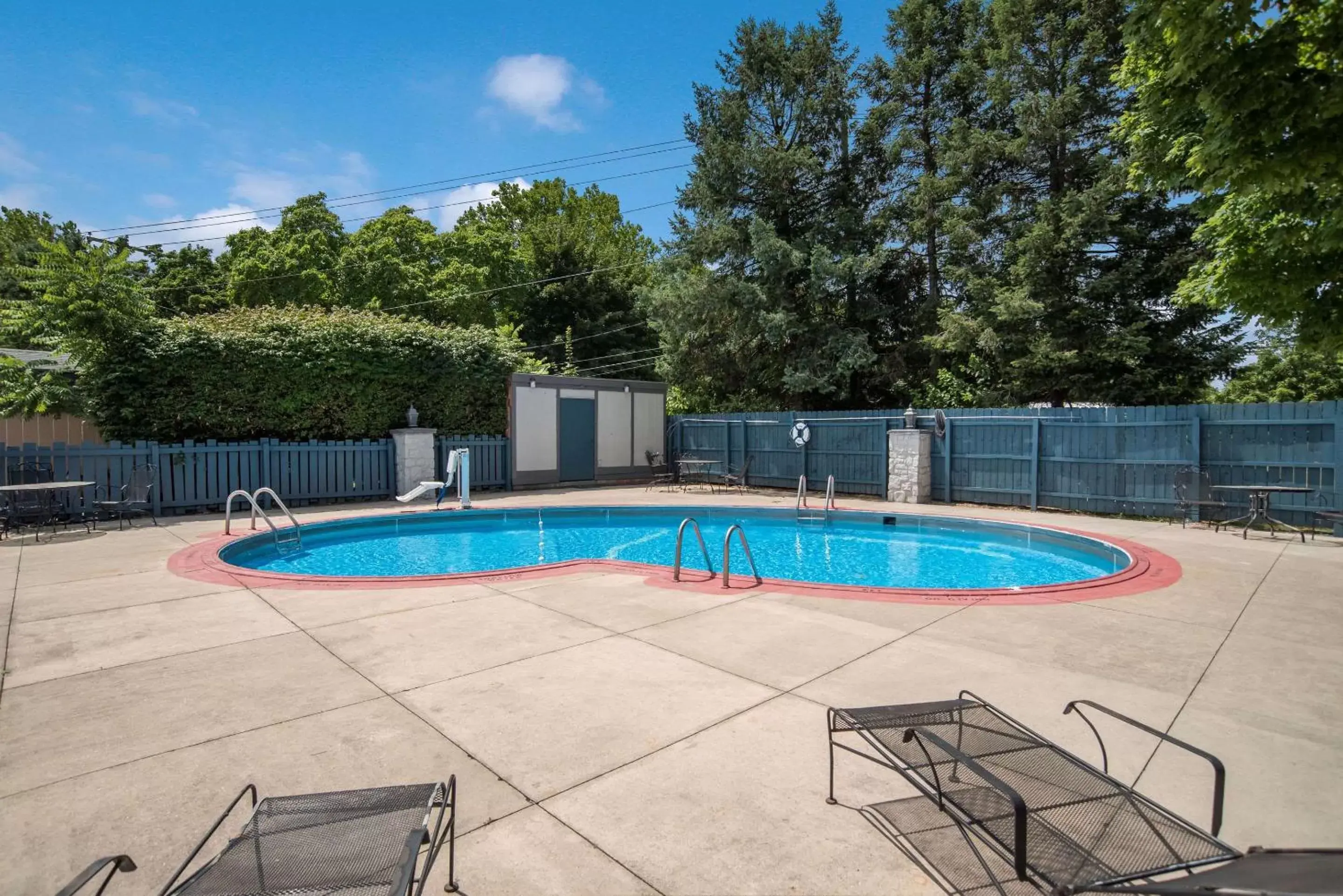 Swimming pool in Rodeway Inn Carlisle North Swimming pool in Rodeway Inn Carlisle North