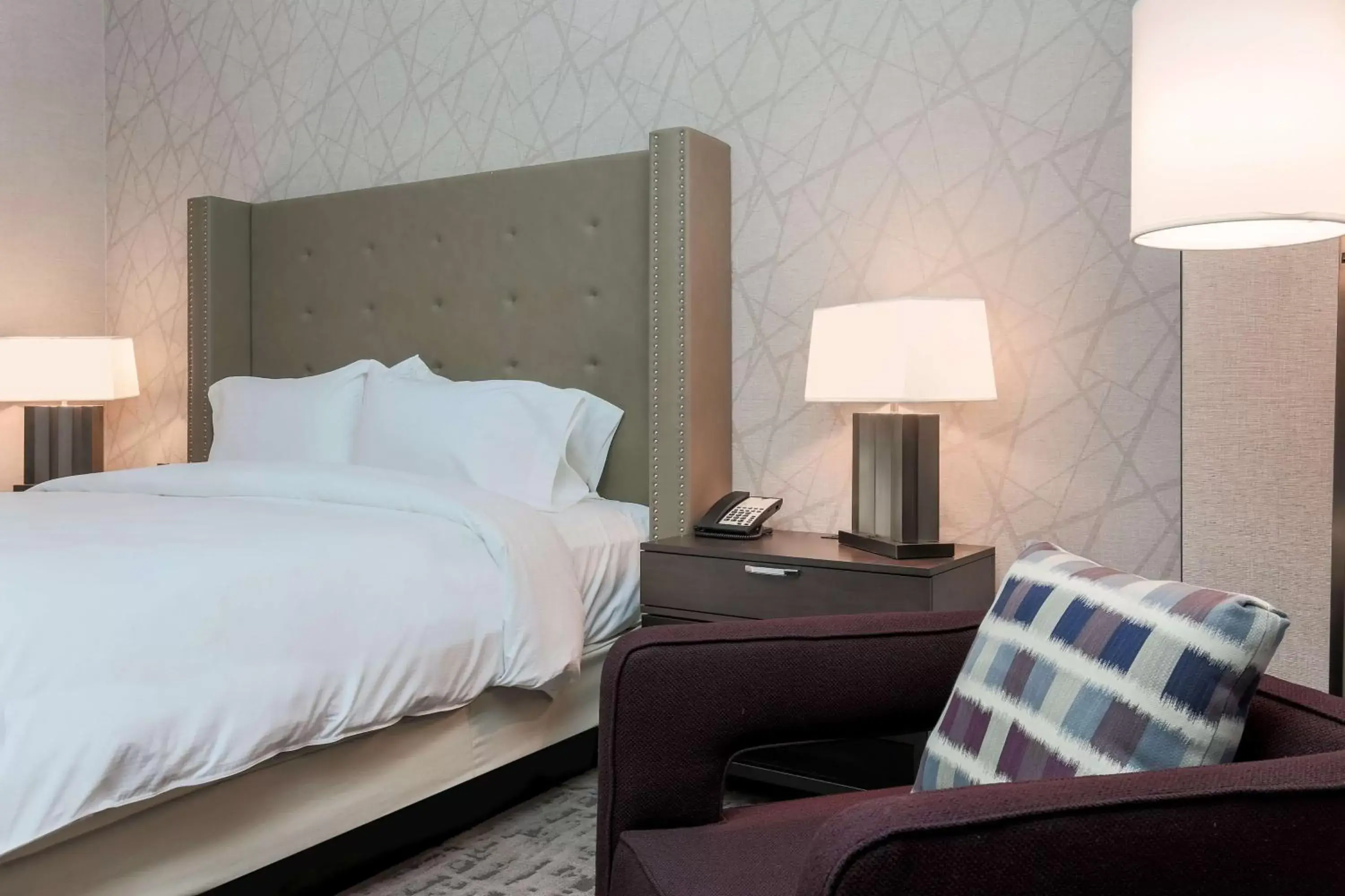 King Room - Hearing Access in DoubleTree by Hilton Evansville King Room - Hearing Access in DoubleTree by Hilton Evansville