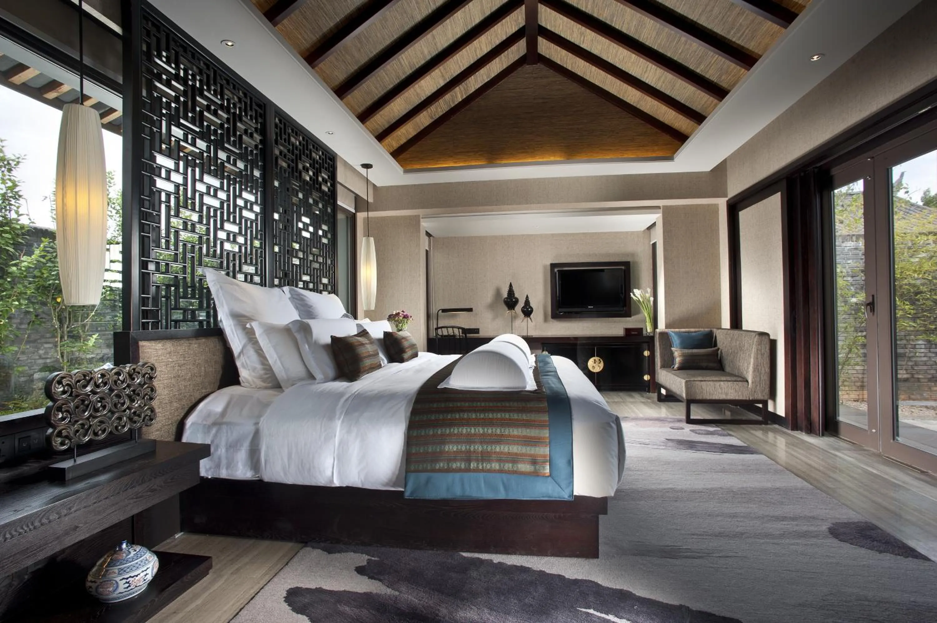 Decorative detail, Bed in Pullman Lijiang Resort & Spa