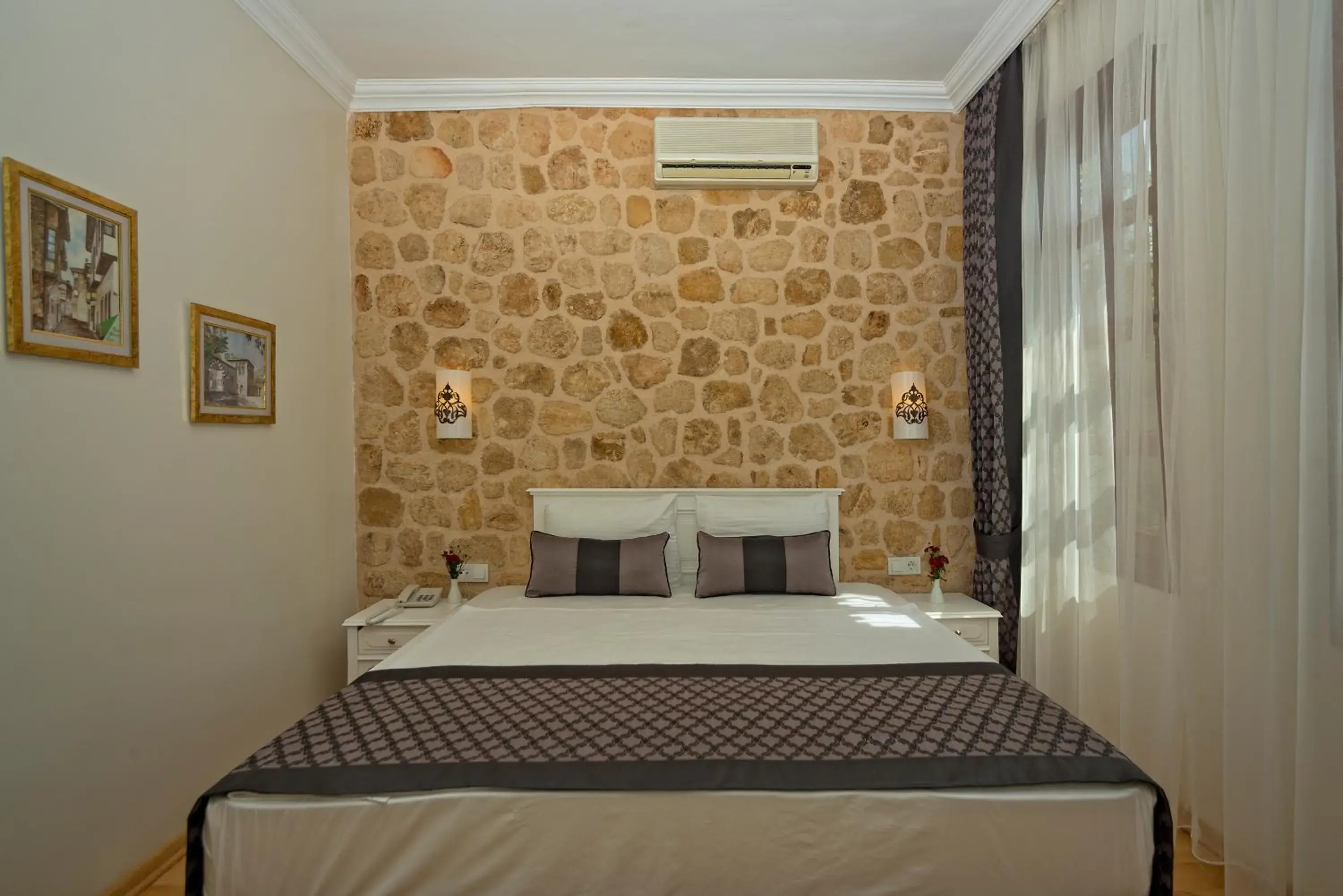Bed in Argos Hotel
