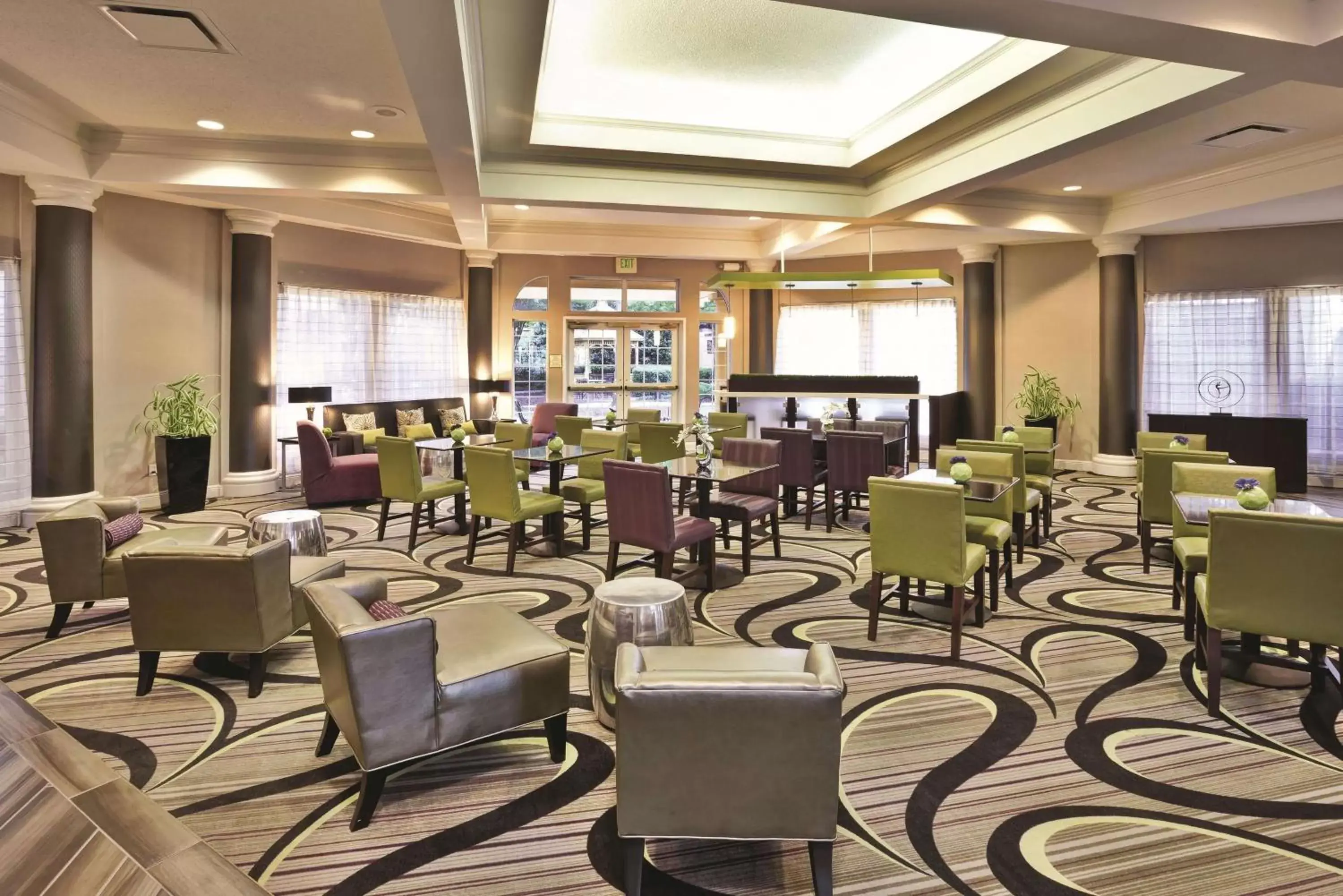 Lobby or reception, Restaurant/Places to Eat in La Quinta by Wyndham Birmingham Homewood