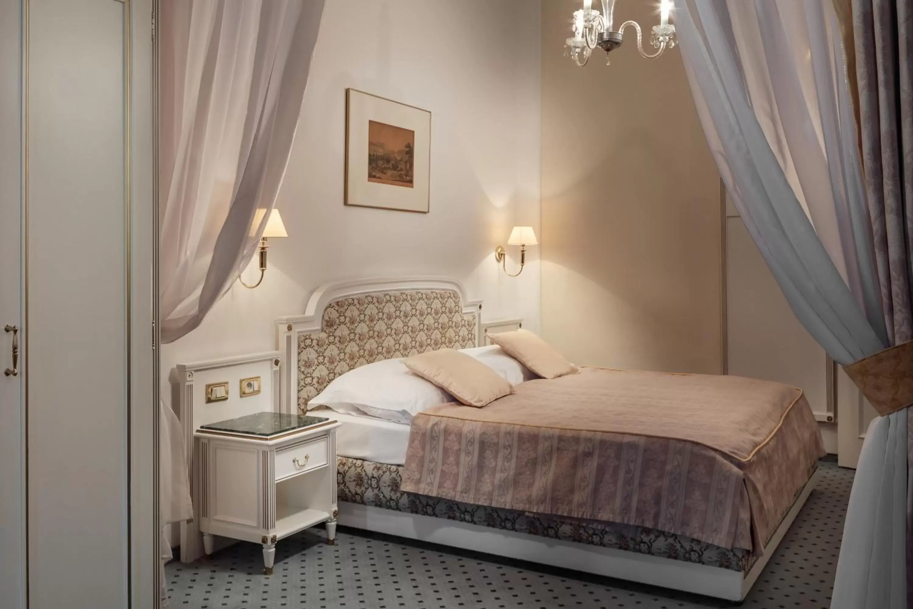 Bedroom, Bed in Ambassador Zlata Husa