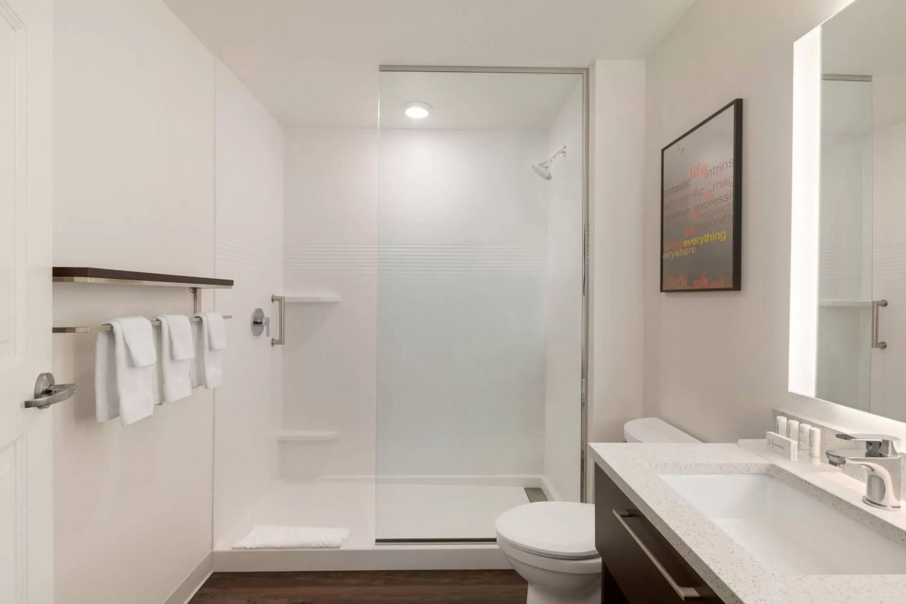 Bathroom in TownePlace Suites by Marriott Cedar Rapids Marion