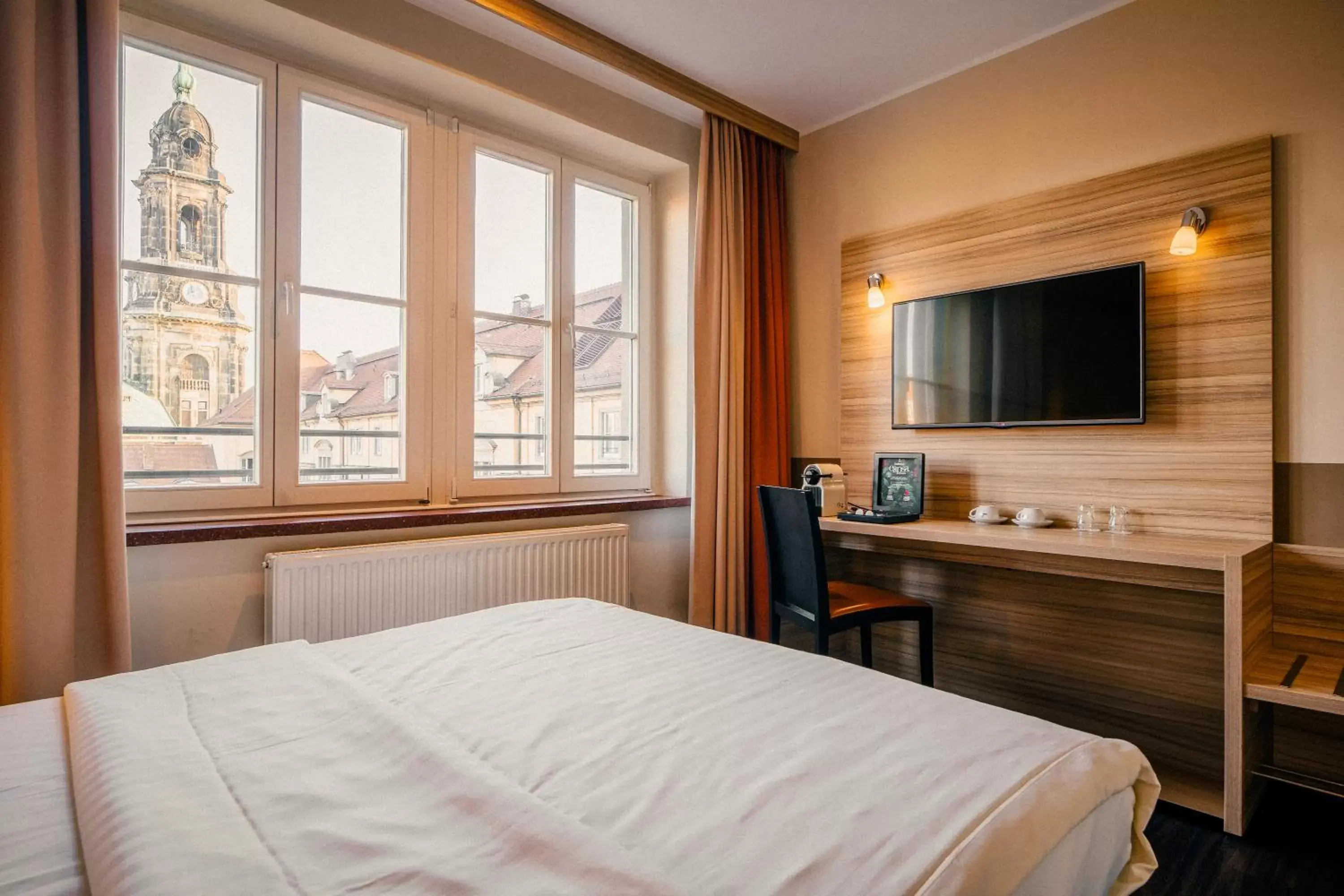 Photo of the whole room, Bed in Star G Hotel Premium Dresden Altmarkt