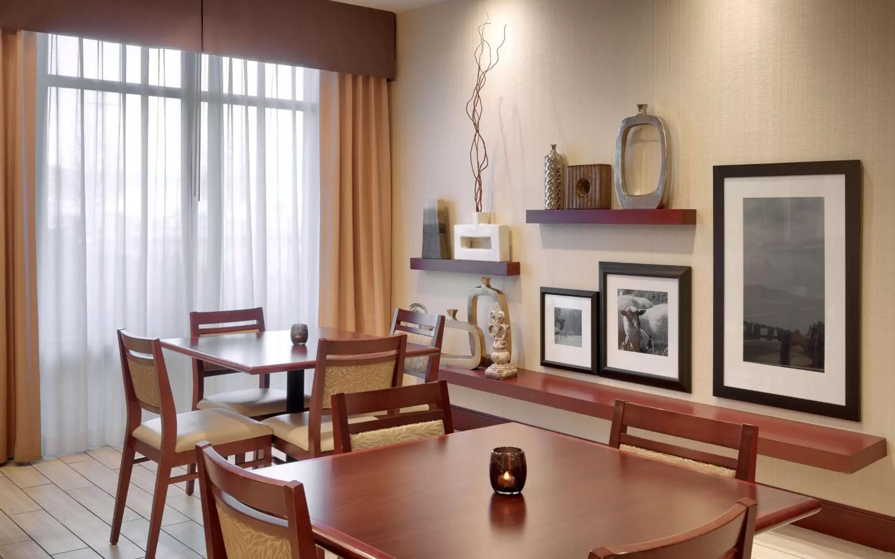 Dining area, Restaurant/Places to Eat in Hampton Inn Tremonton