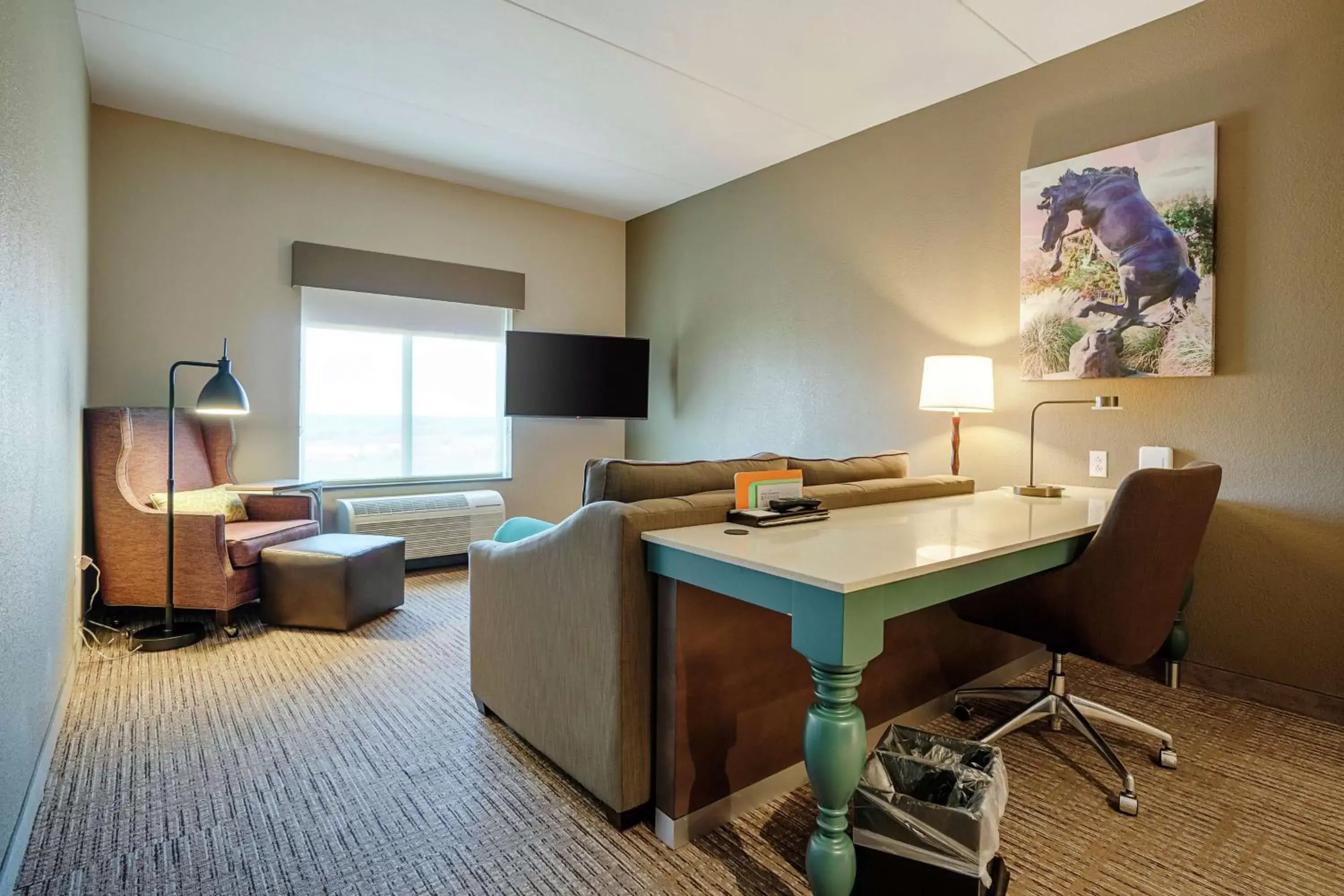Bedroom, Seating Area in Hilton Garden Inn Edmond/Oklahoma City North