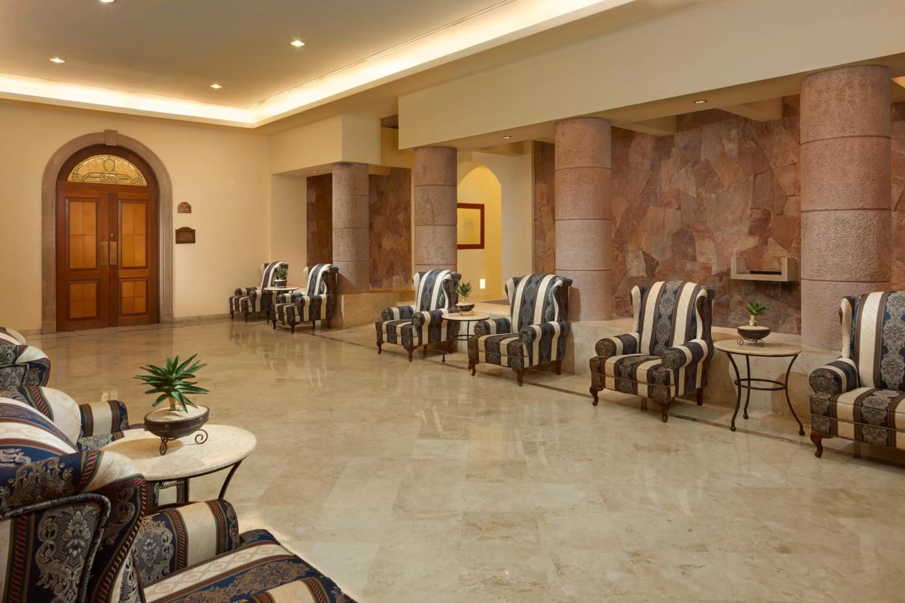 Property building, Restaurant/Places to Eat in Playa Grande Resort