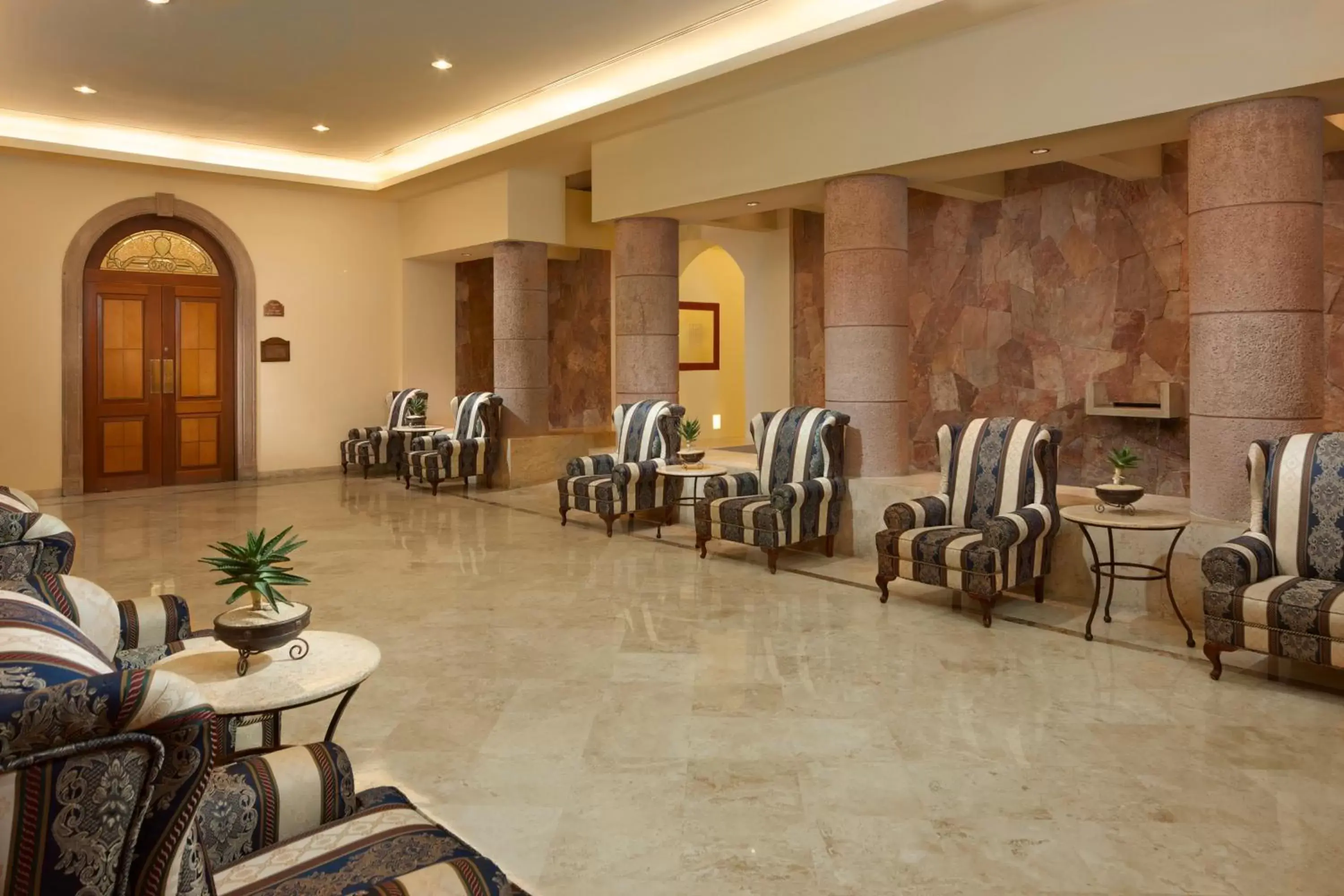 Property building, Restaurant/Places to Eat in Playa Grande Resort Property building, Restaurant/Places to Eat in Playa Grande Resort