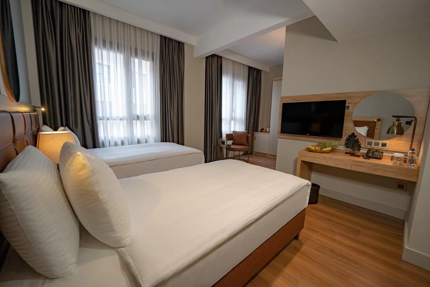 Photo of the whole room, Bed in Grand Sirkeci Hotel