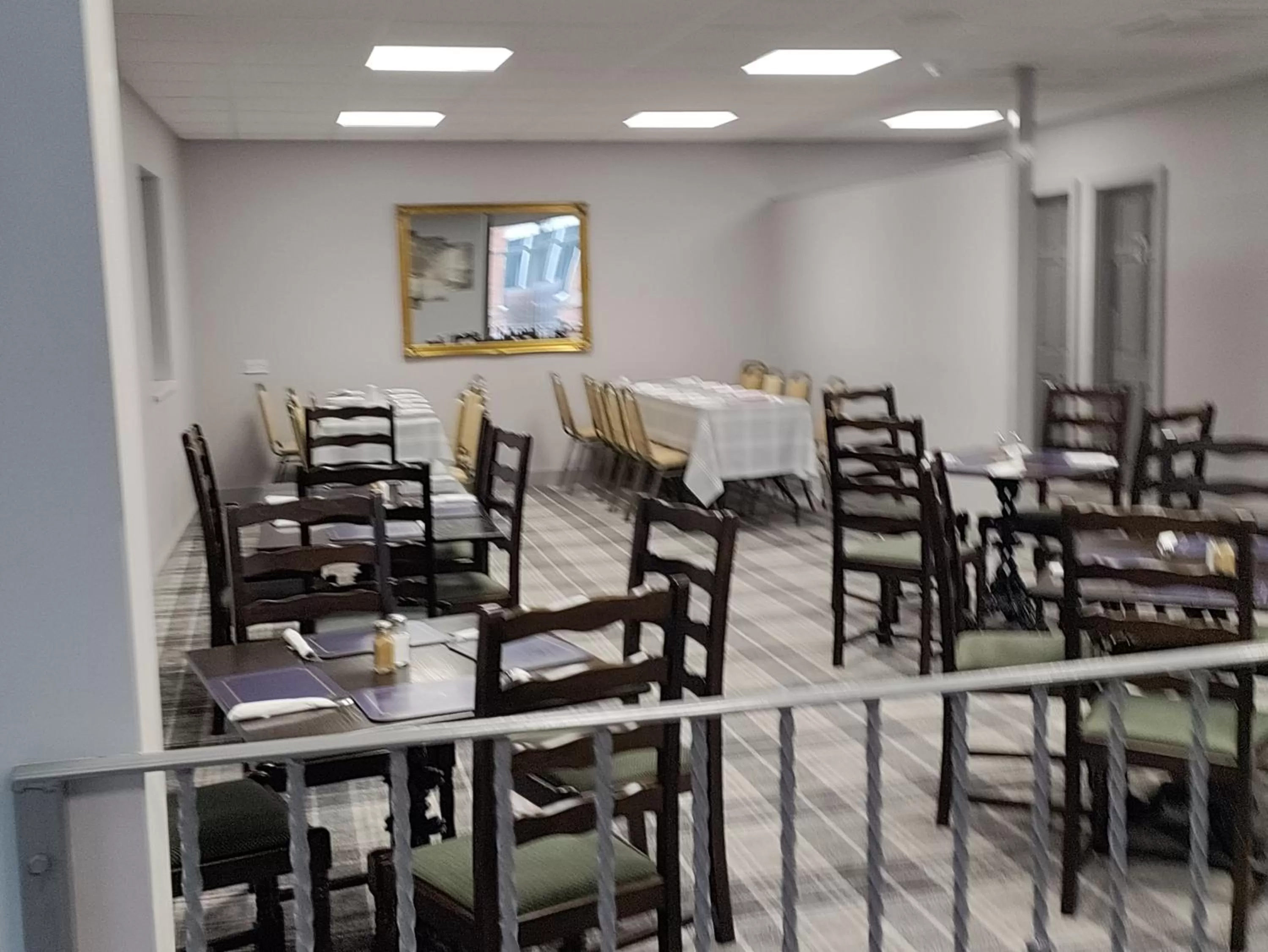 Restaurant/places to eat in Harleys Inn