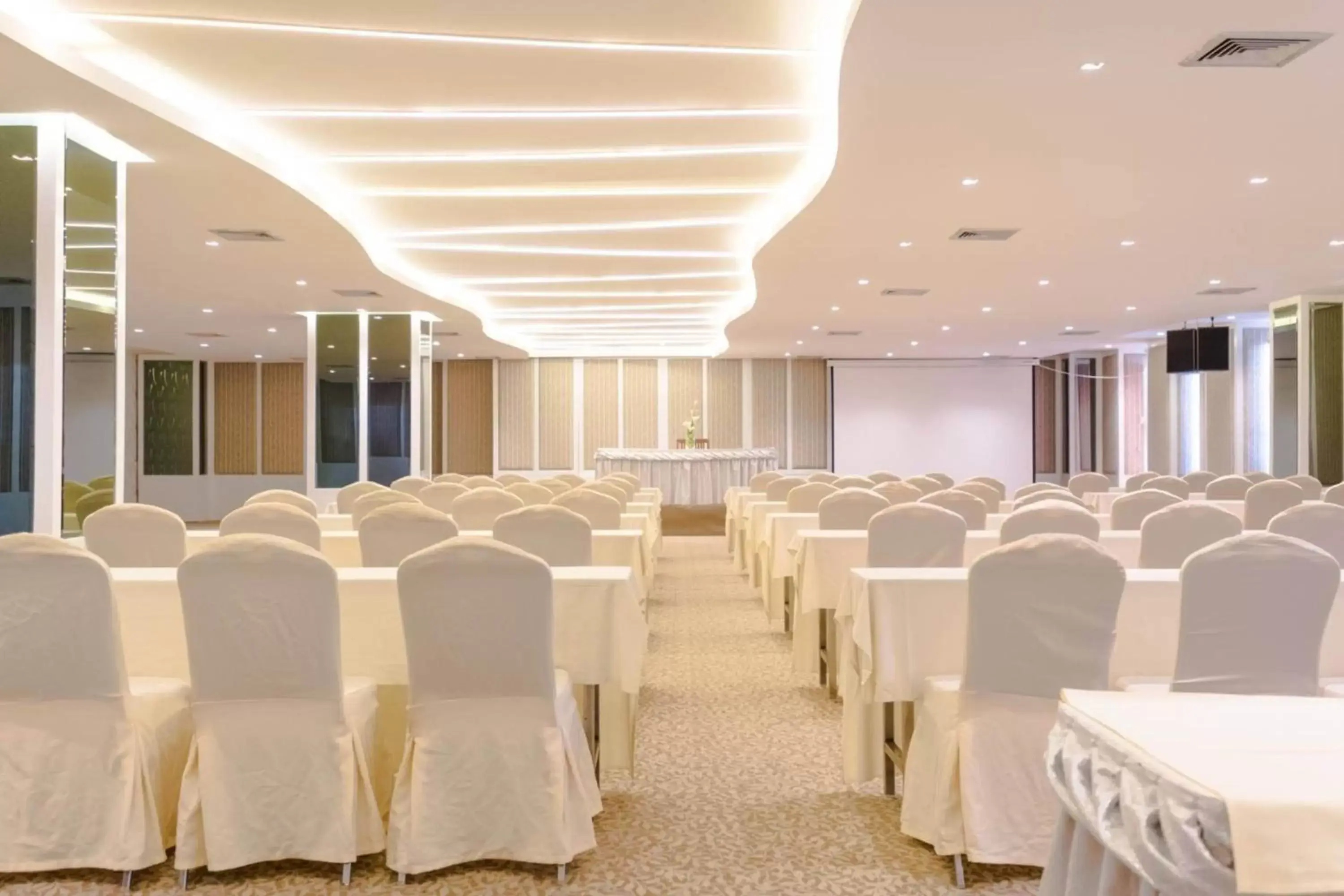 Meeting/conference room in Jomtien Thani Hotel