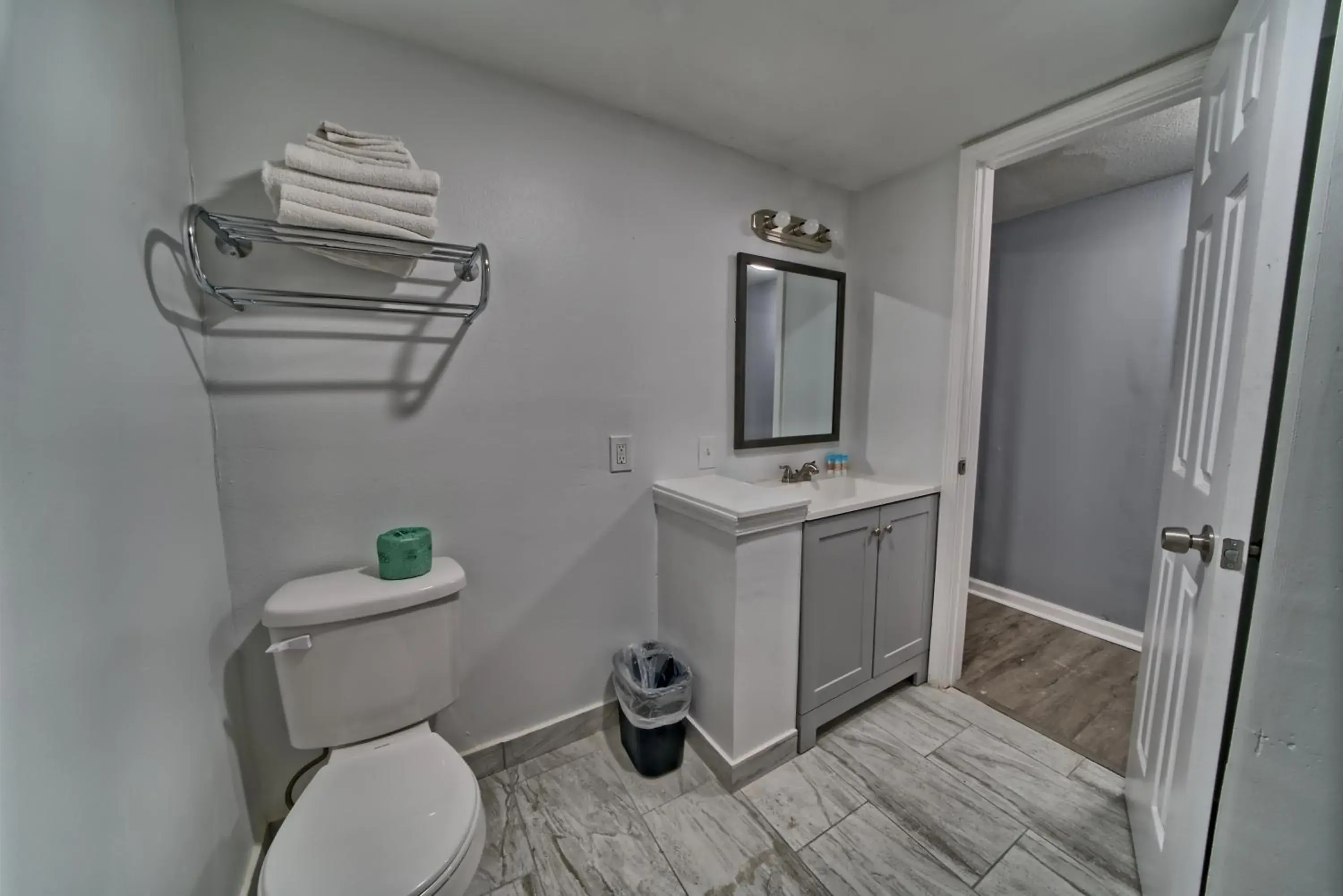 Toilet, Bathroom in Aqua View Motel