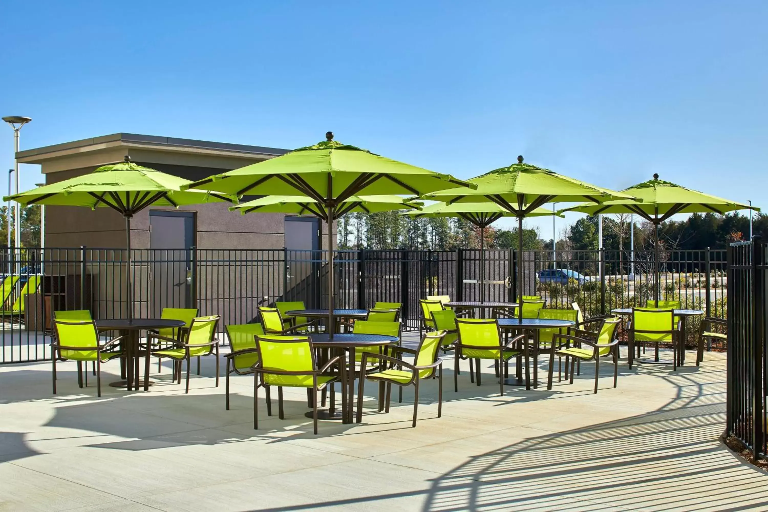 Property building, Restaurant/Places to Eat in SpringHill Suites Charlotte at Carowinds