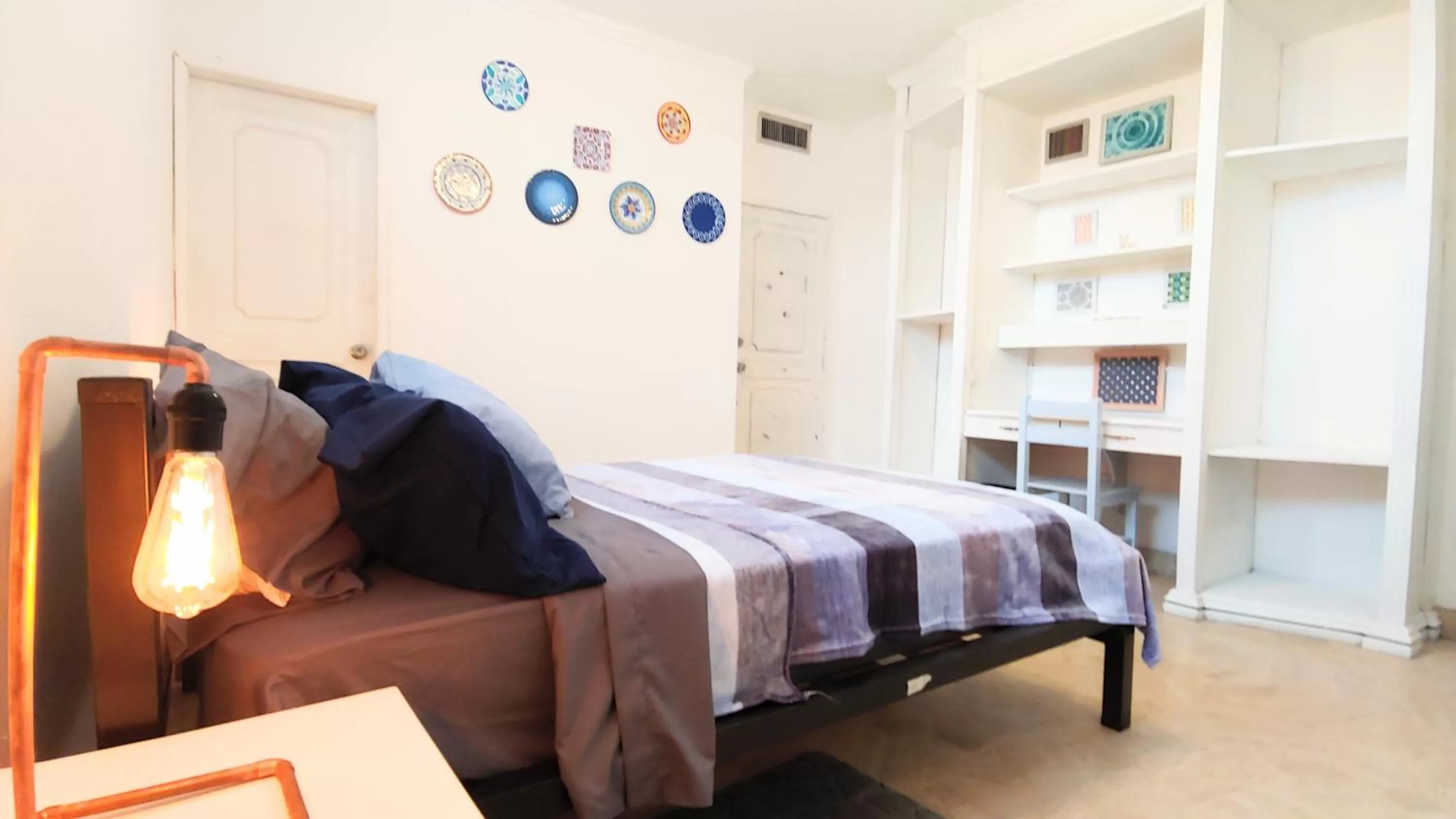 Bed in Pepe's House Guayaquil I Self Check-In MicroHotel