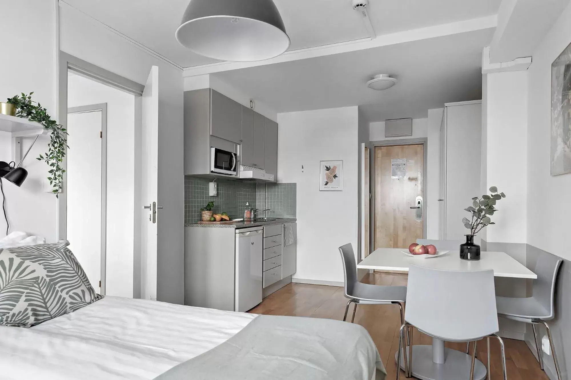 Photo of the whole room, Kitchen/Kitchenette in Forenom Aparthotel Stockholm Alvik