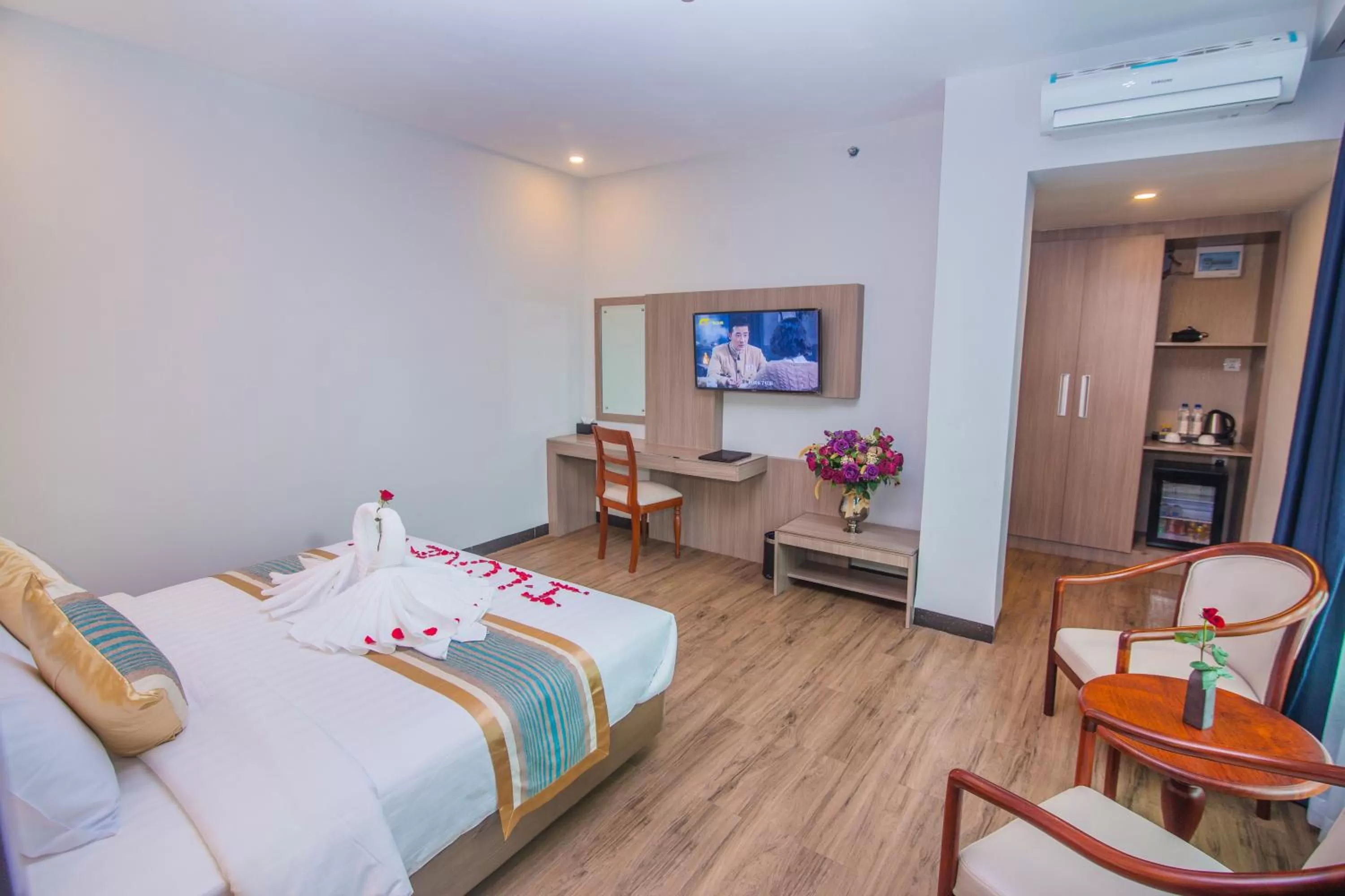 View (from property/room), Bed in New York Hotel