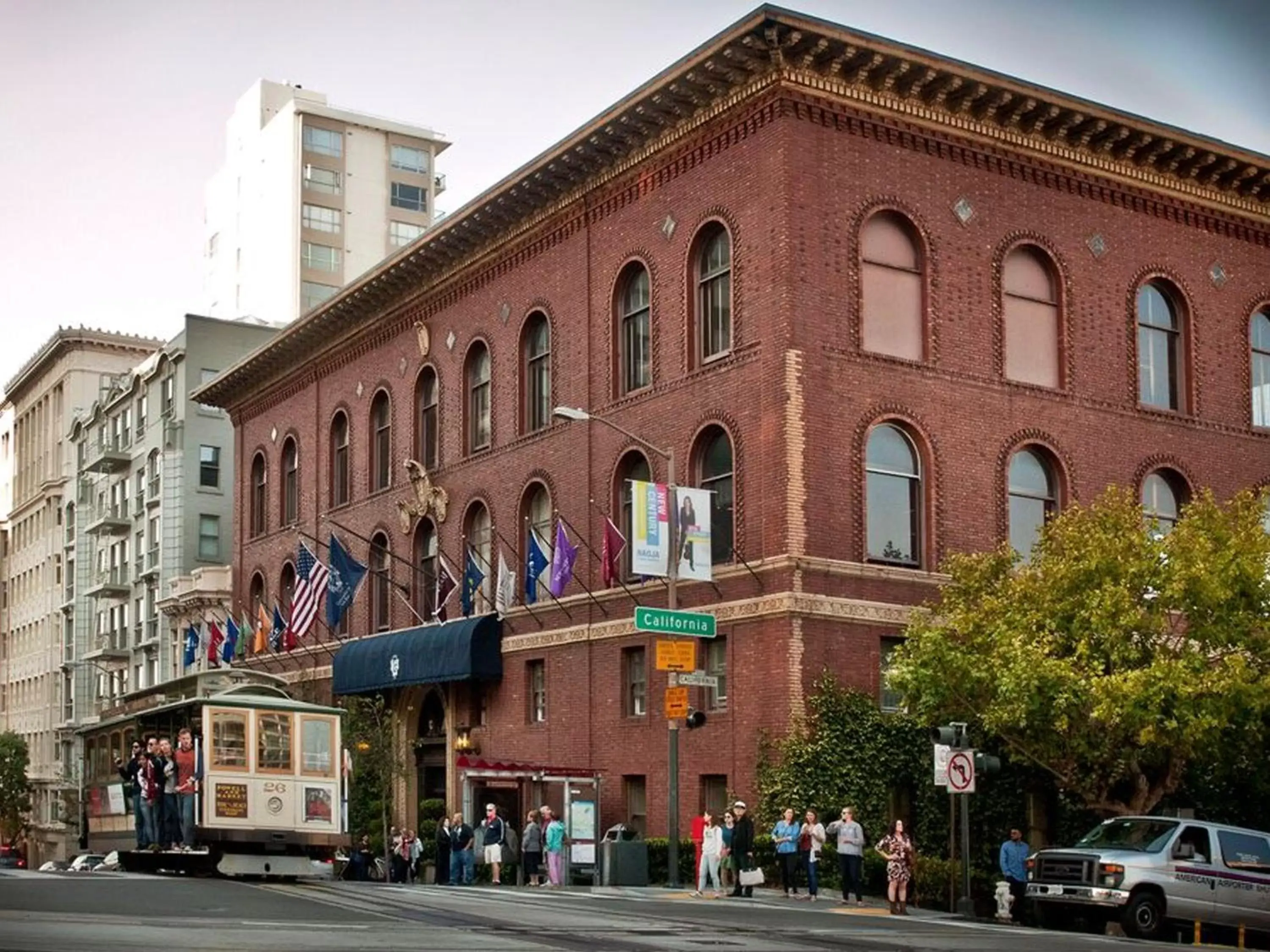 Property Building in University Club of San Francisco