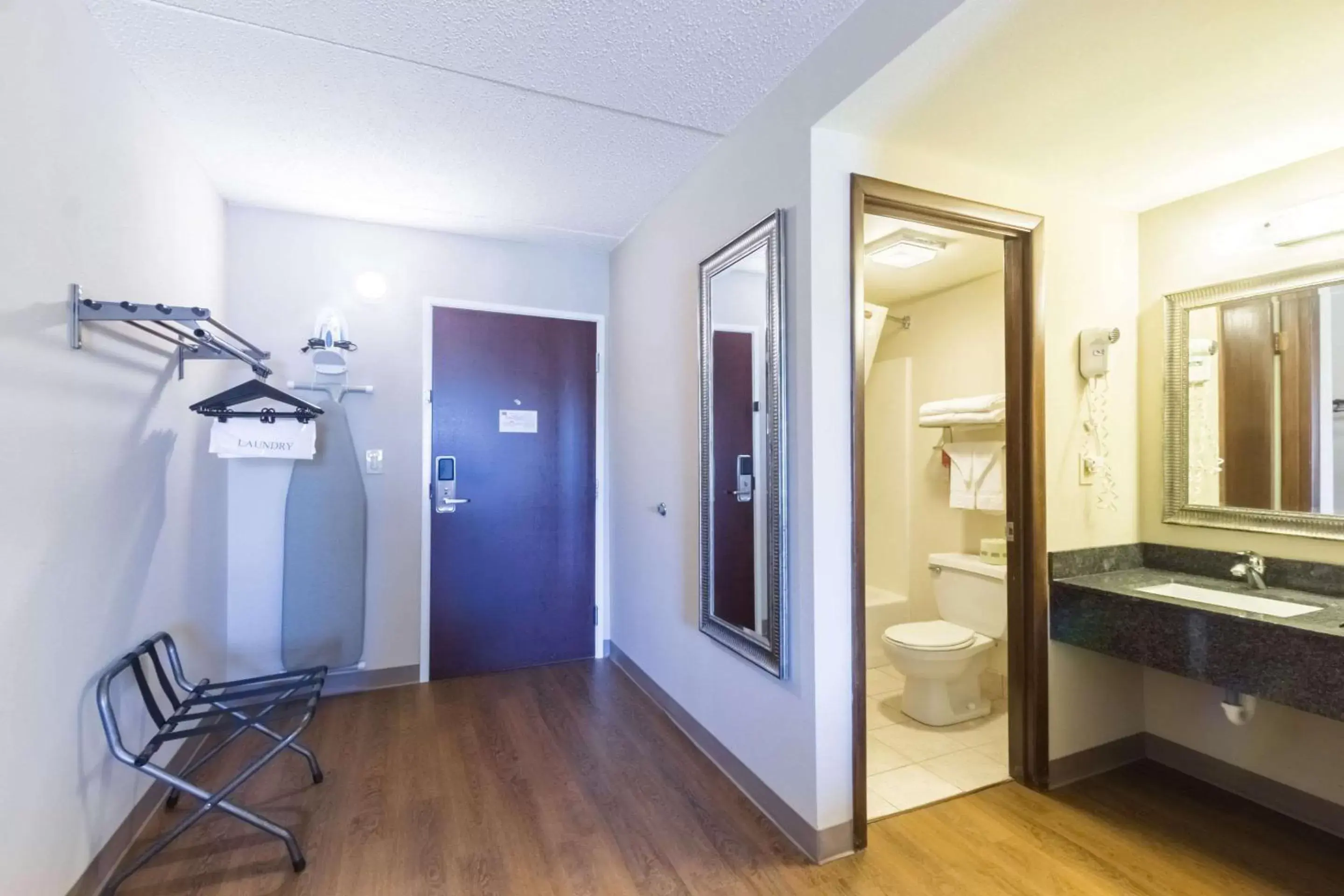 Photo of the whole room, Bathroom in Econo Lodge Harrisburg Southwest of Hershey Area