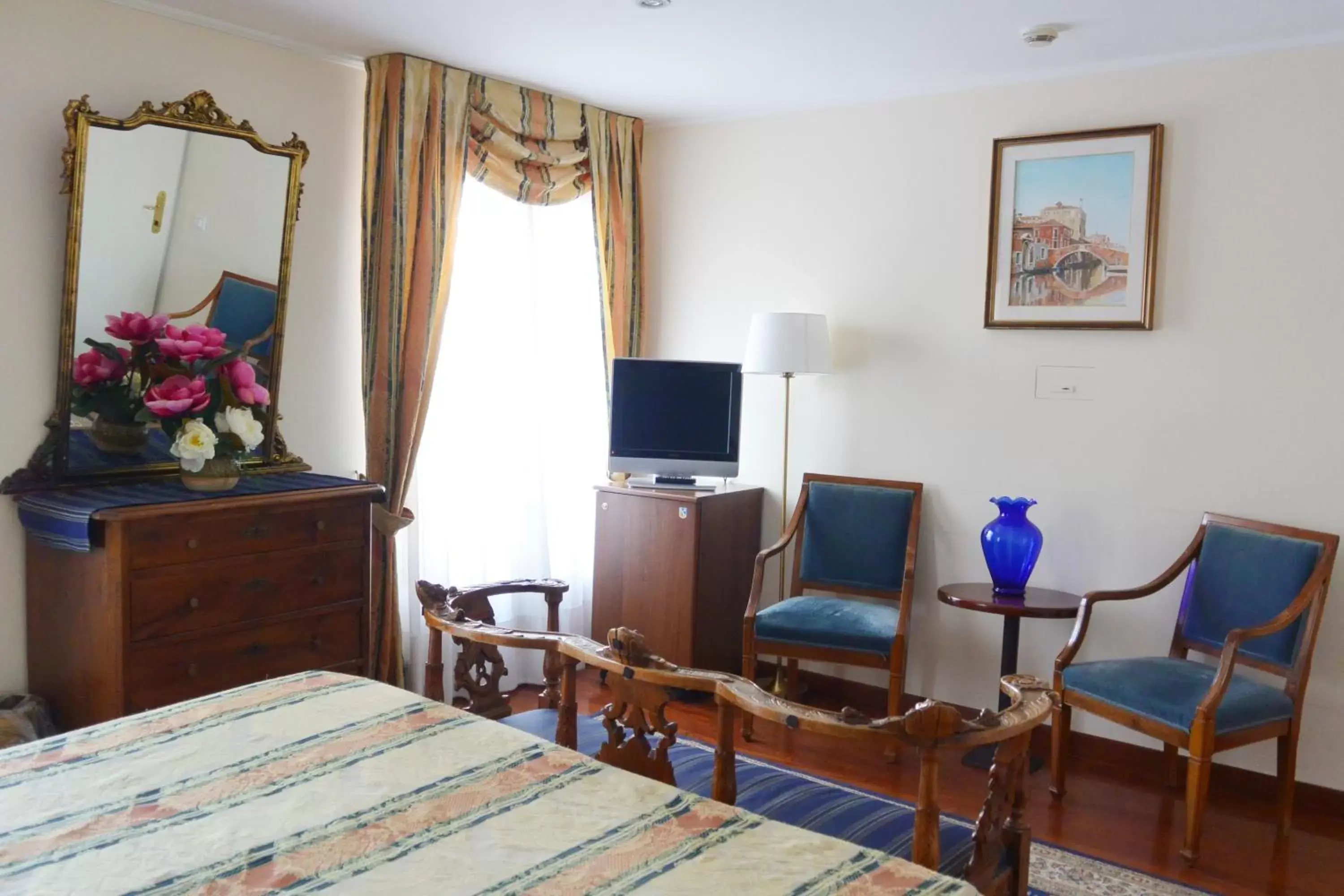 Seating area, Bed in Hotel San Zulian Seating area, Bed in Hotel San Zulian