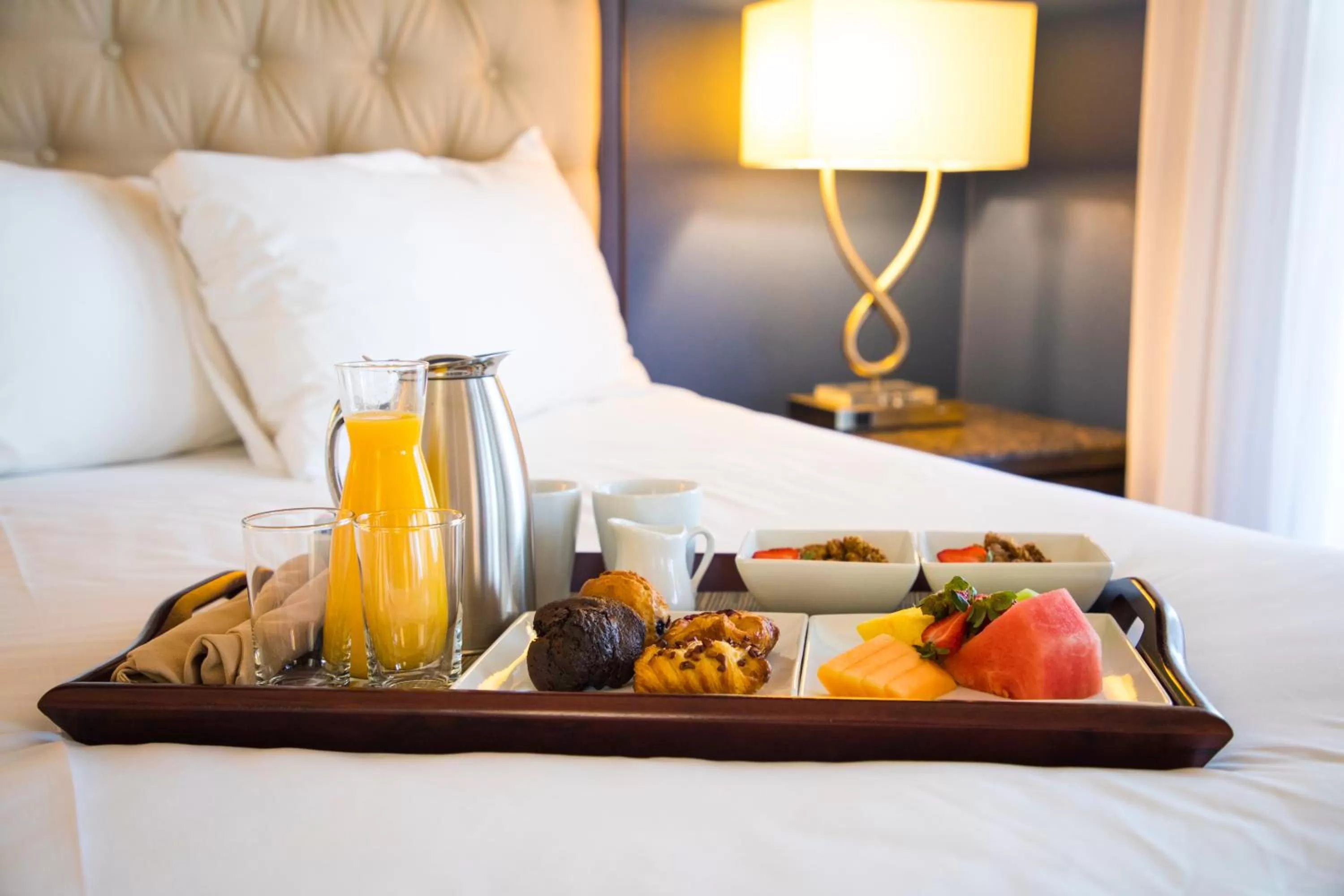 Breakfast, Bed in Carter Estate Winery and Resort