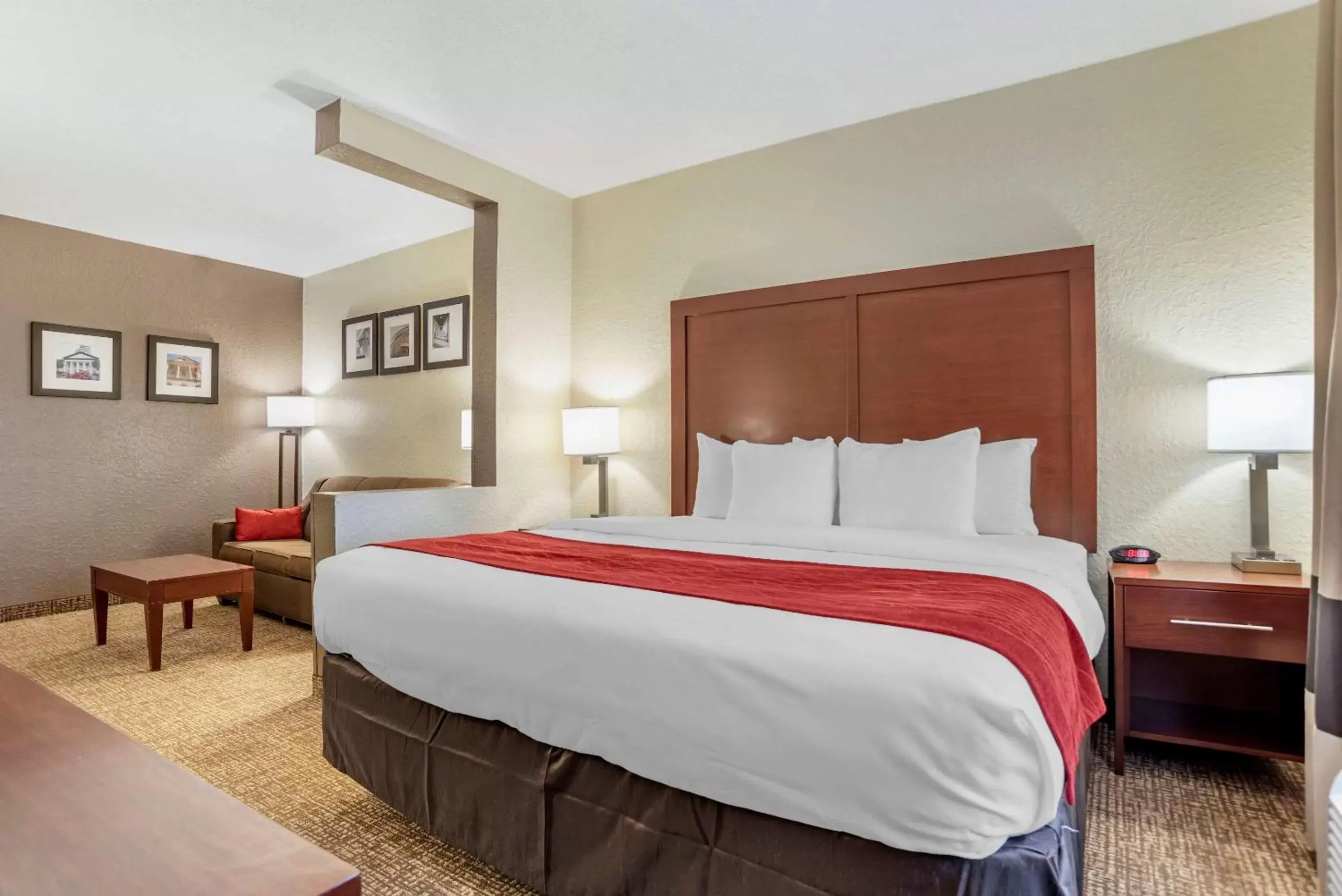 Bedroom, Bed in Comfort Inn & Suites Marianna I-10