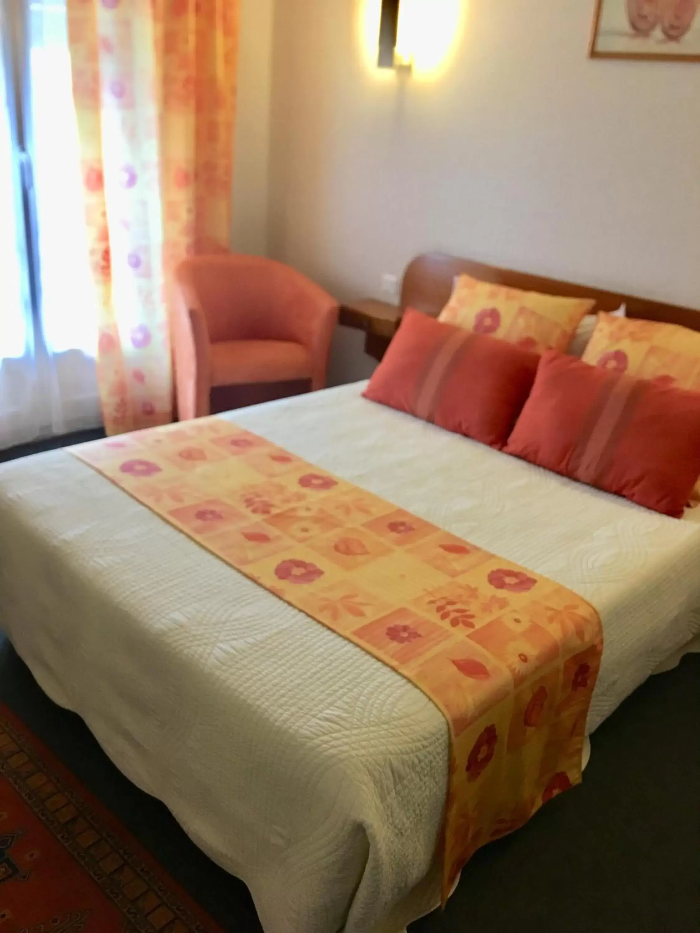 Bed in Hotel Christina - Contact Hotel