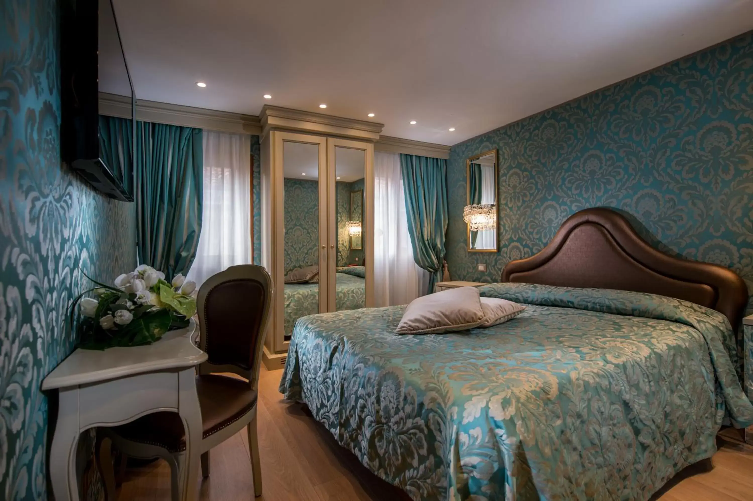 Photo of the whole room, Bed in Ca' Marinella