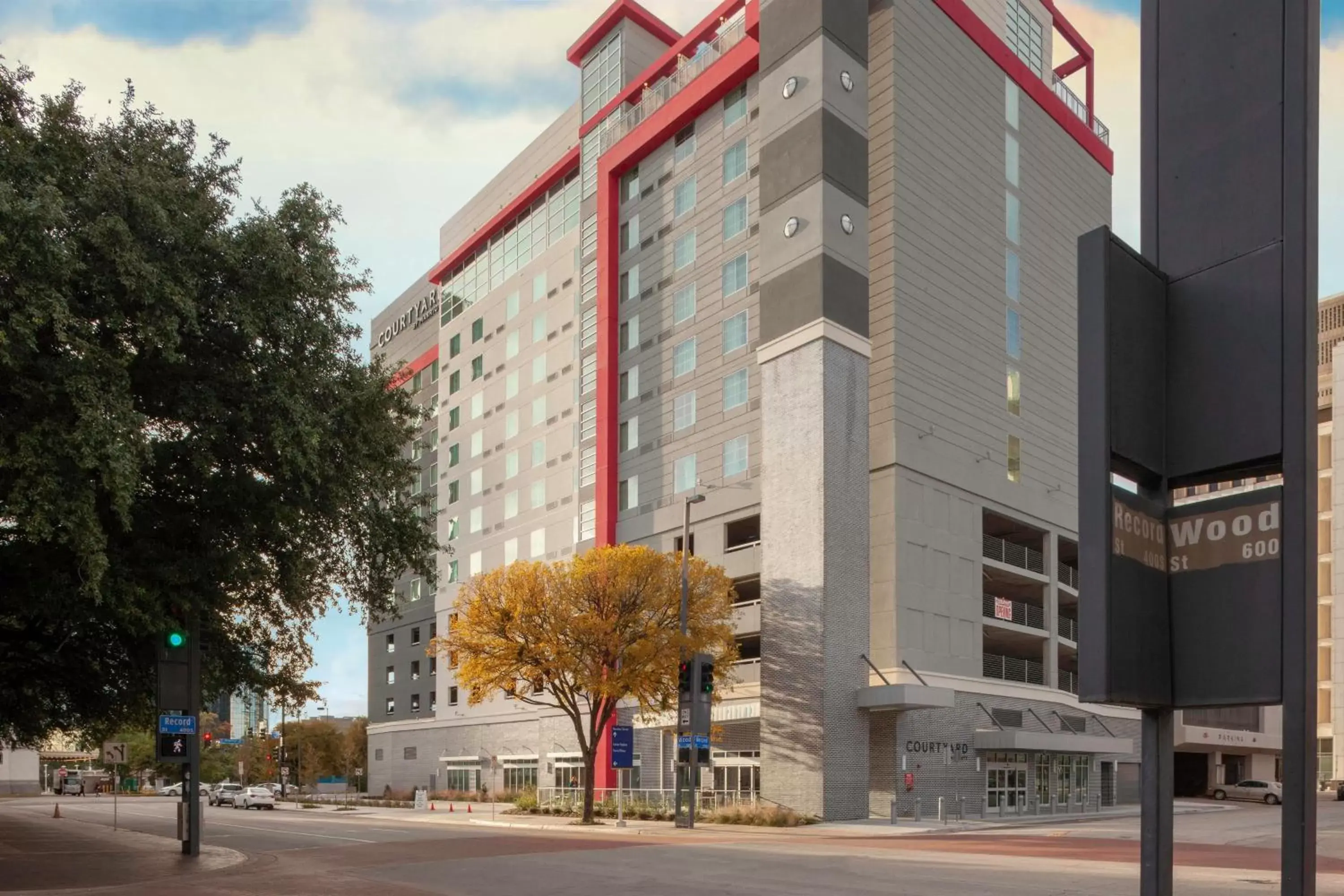 Property Building in Courtyard by Marriott Dallas Downtown/Reunion District