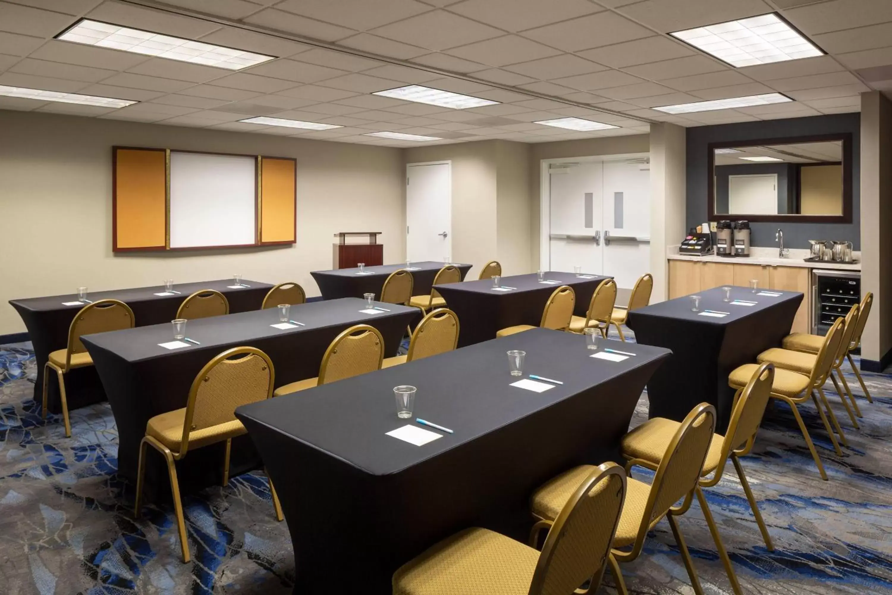 Meeting/conference room in Fairfield Inn and Suites by Marriott Napa American Canyon