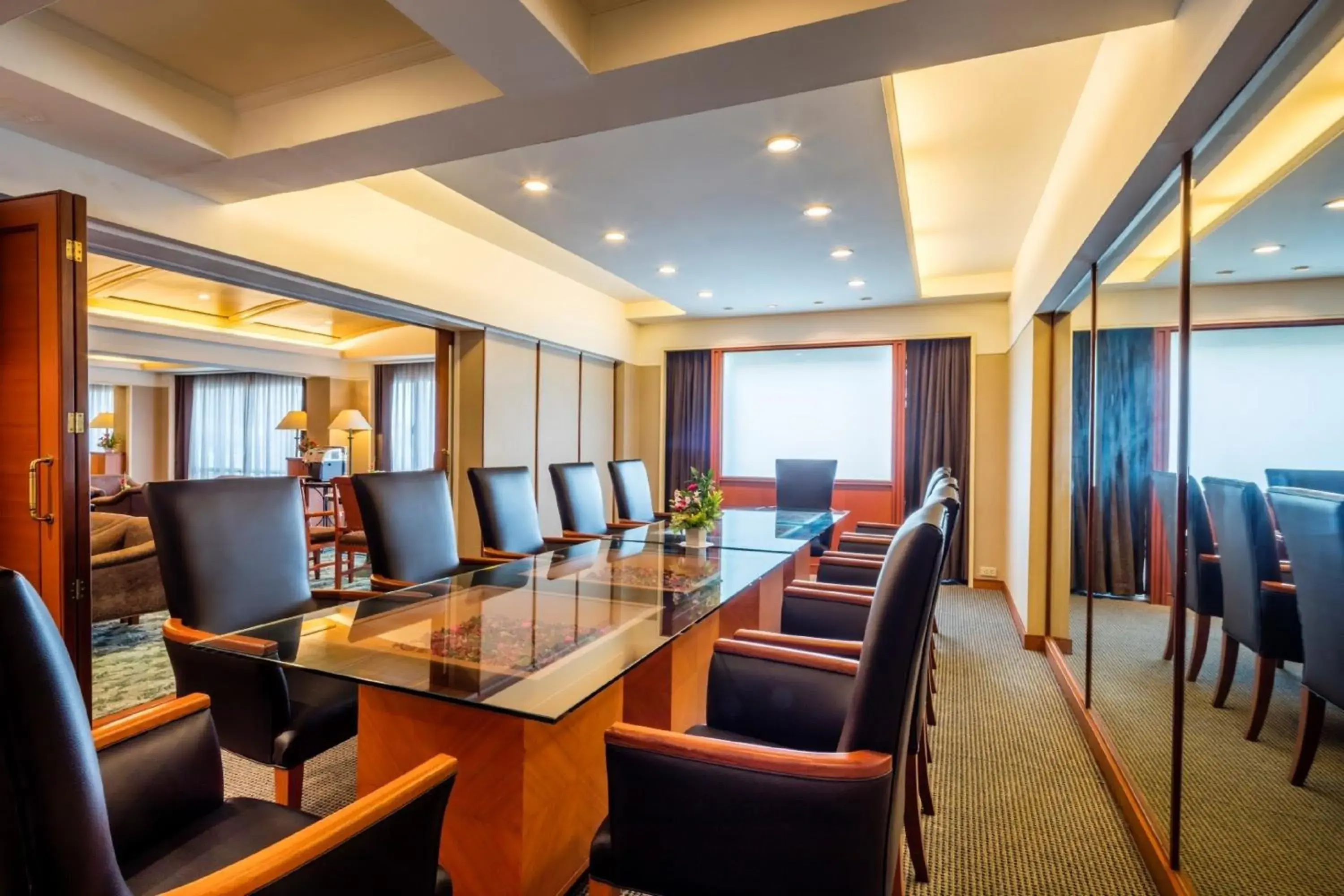 Meeting/conference room in Bangkok Palace Hotel