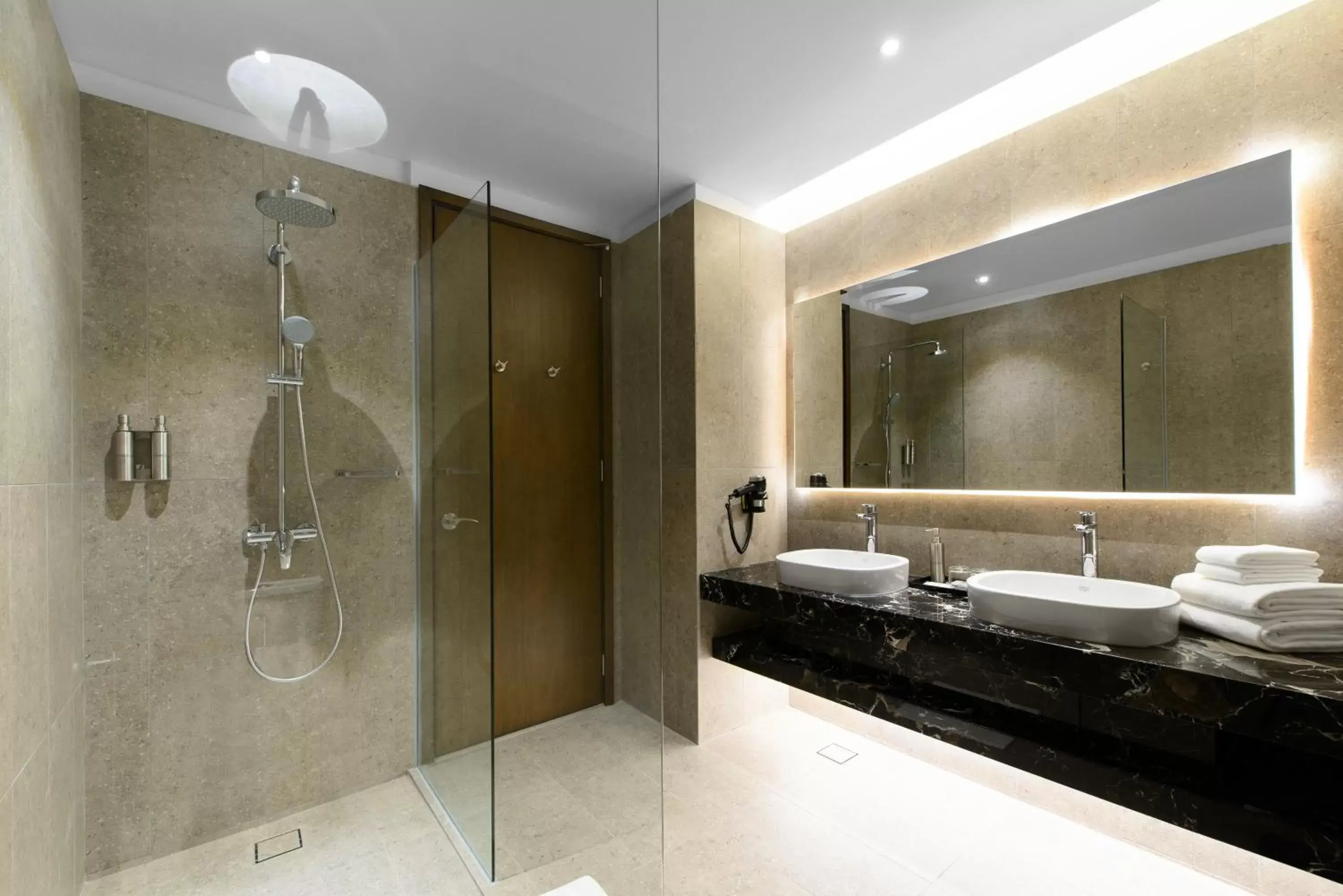 Shower, Bathroom in SAVV HOTEL