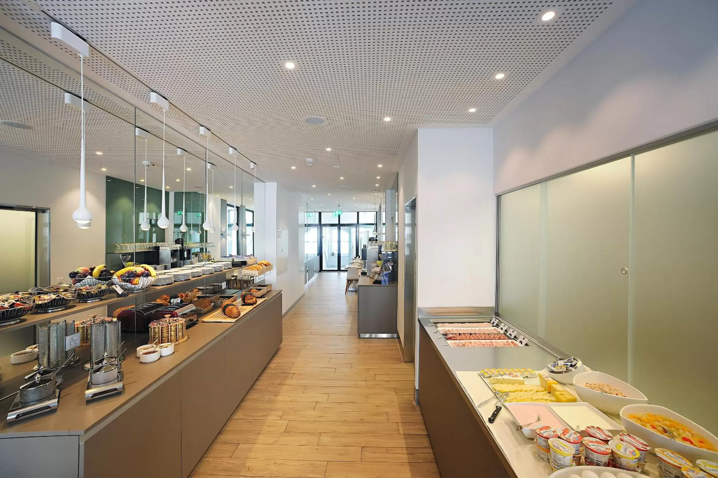 Buffet breakfast, Restaurant/Places to Eat in Hotel City am Bahnhof