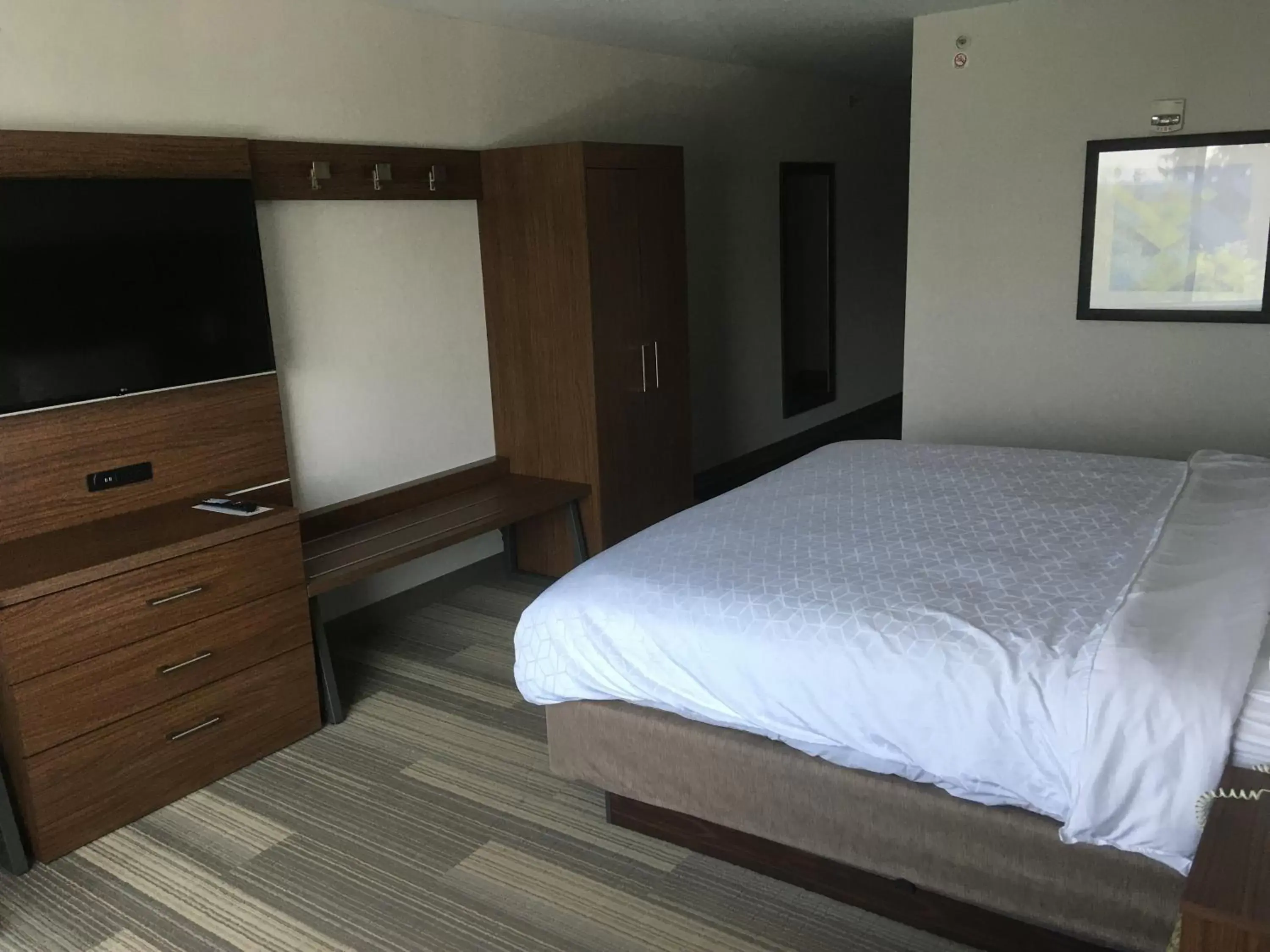 Bedroom, Bed in Holiday Inn Express Hotel & Suites Bethlehem Airport/Allentown area, an IHG Hotel