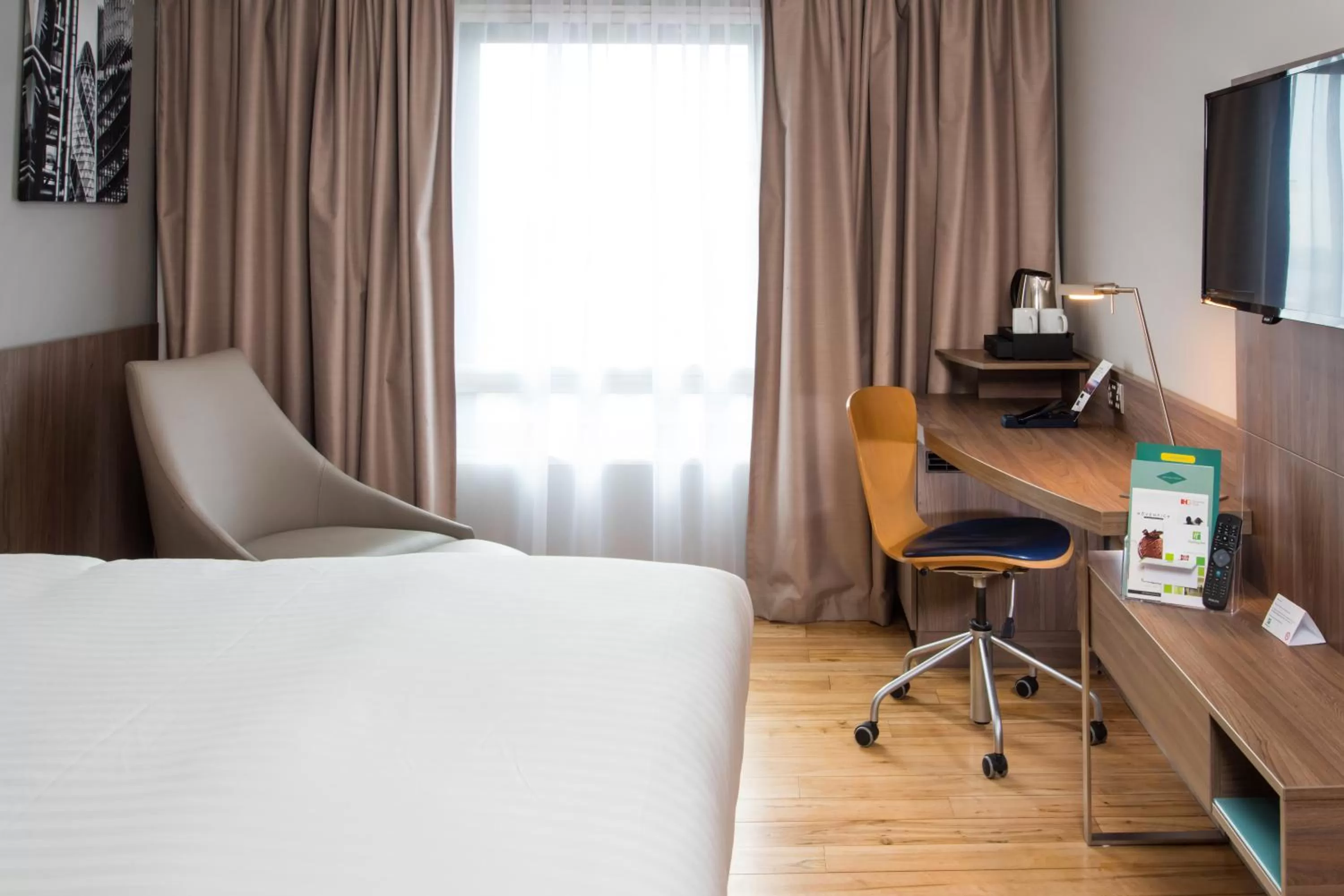 Bed in Holiday Inn London West by IHG