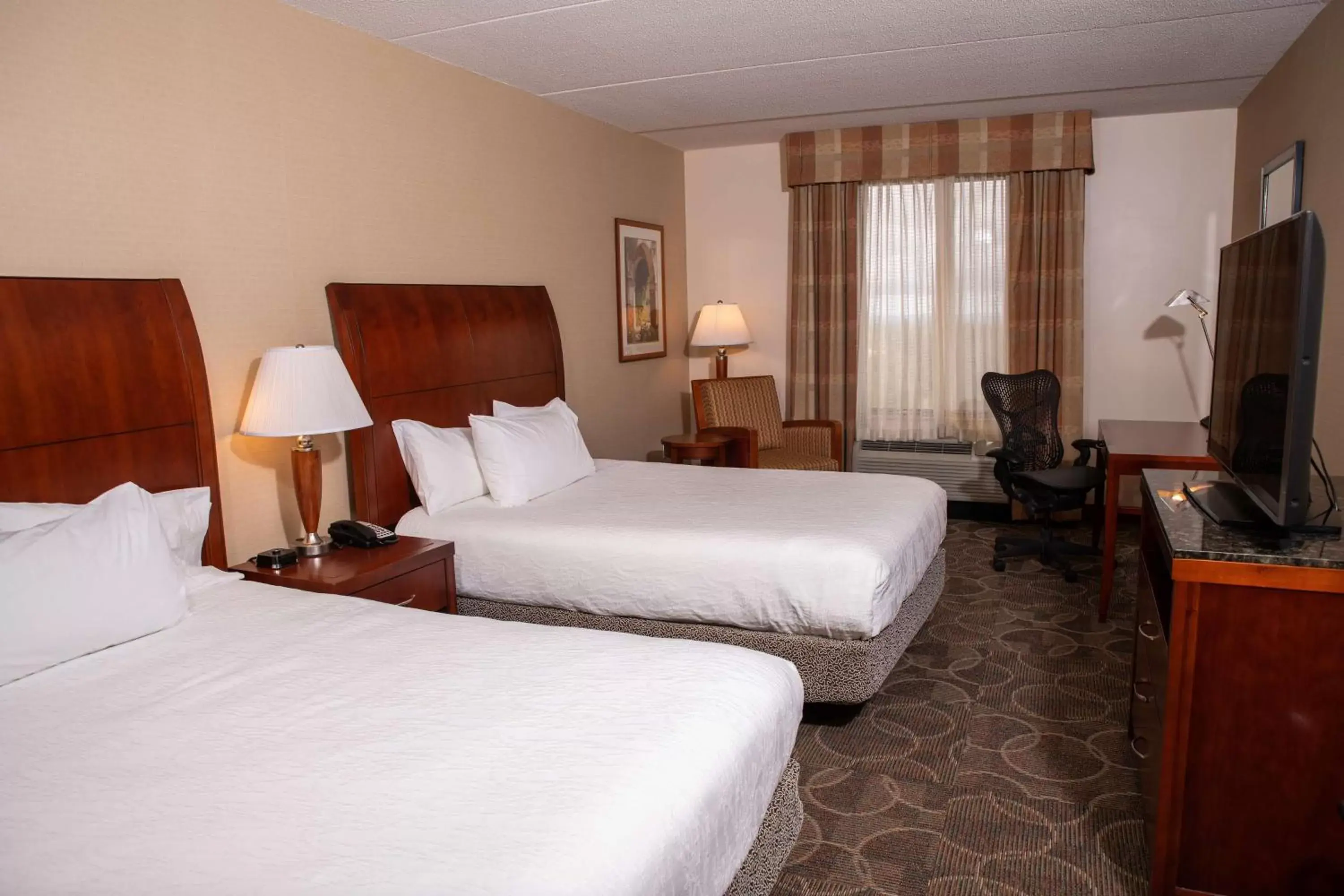 Bed in Hilton Garden Inn Erie