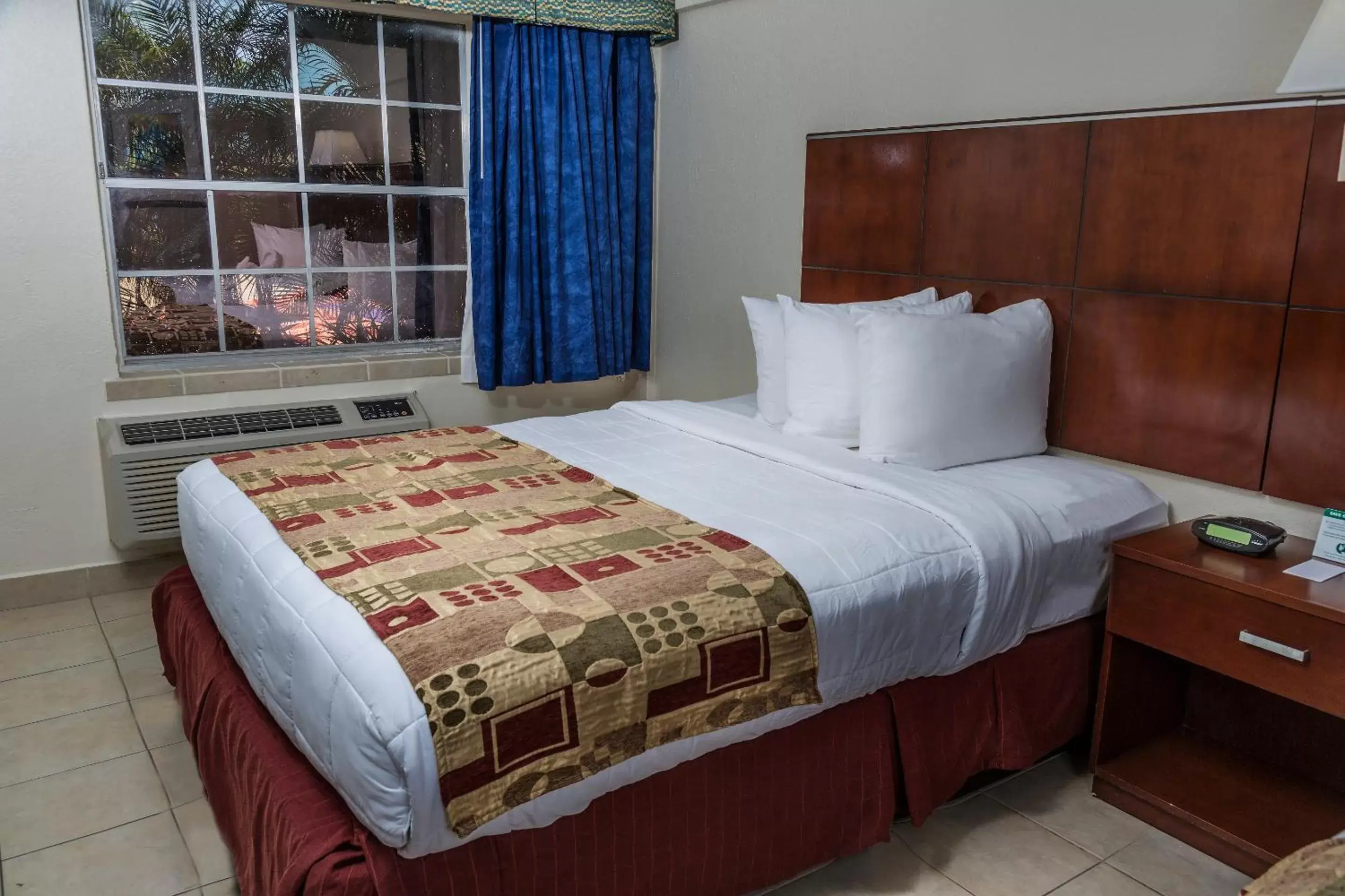 Bedroom, Room Photo in Flamingo Express Hotel