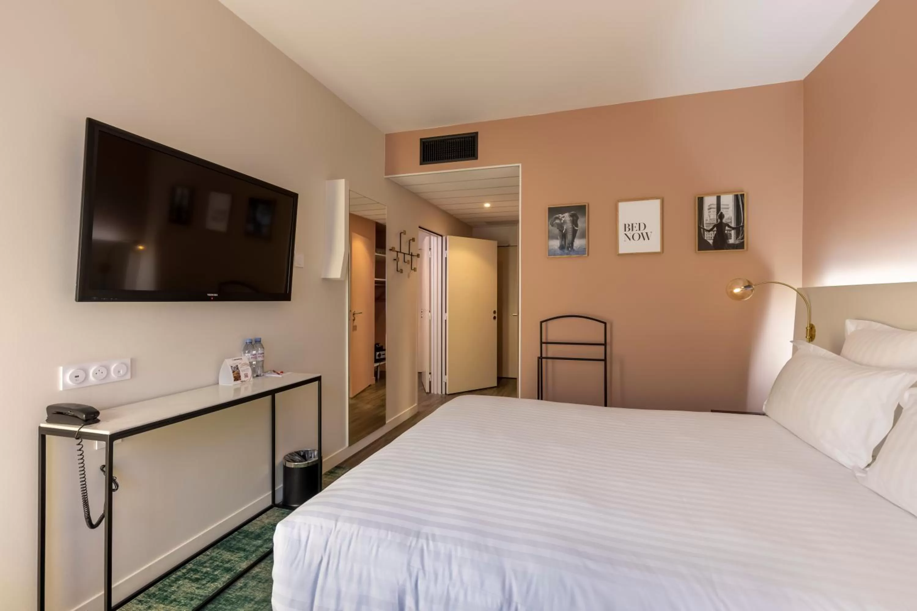 Family, Bed in PADJA Hôtel & Spa Vannes