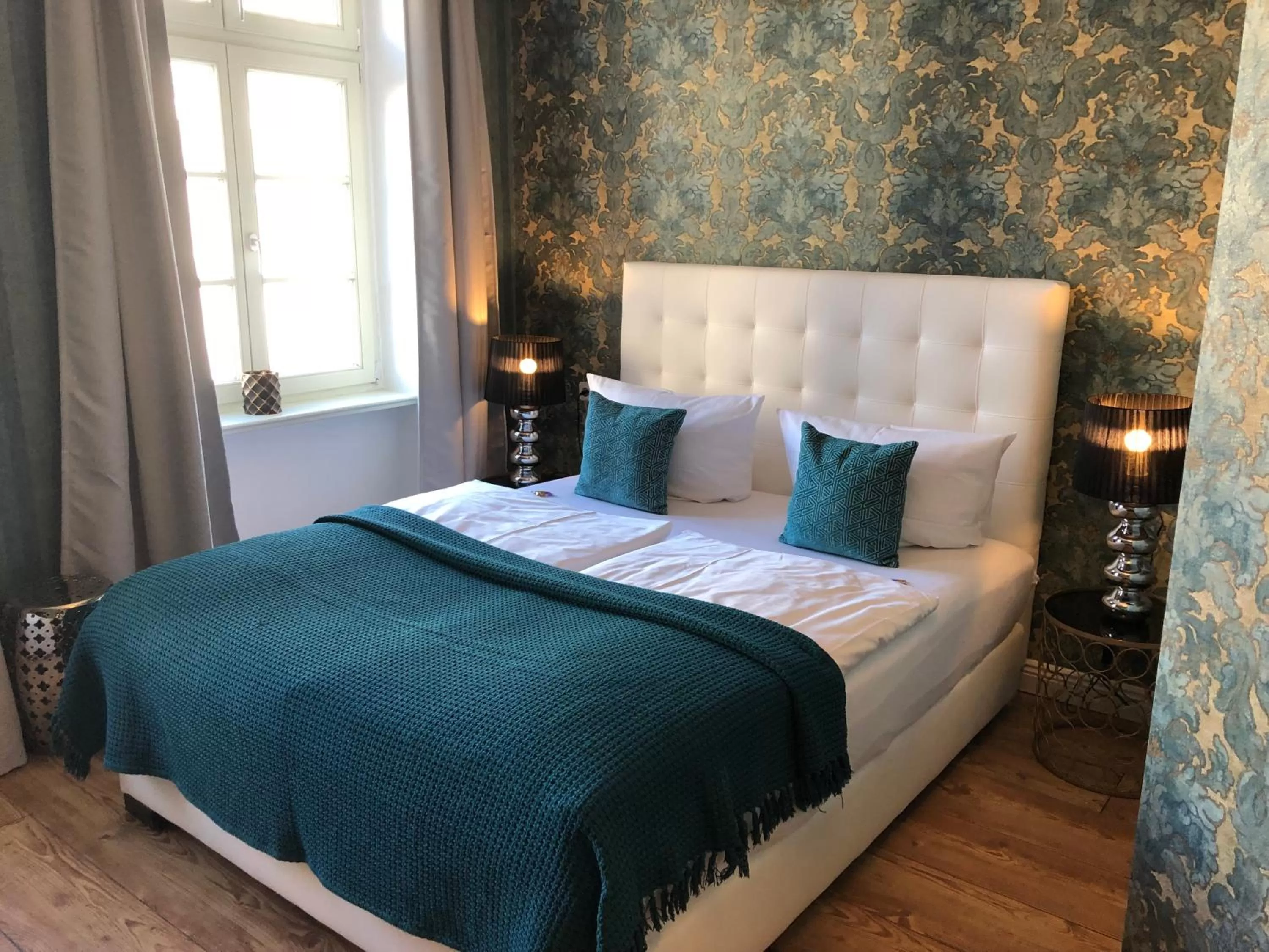 Photo of the whole room, Bed in THE GATE GARDEN Hotel