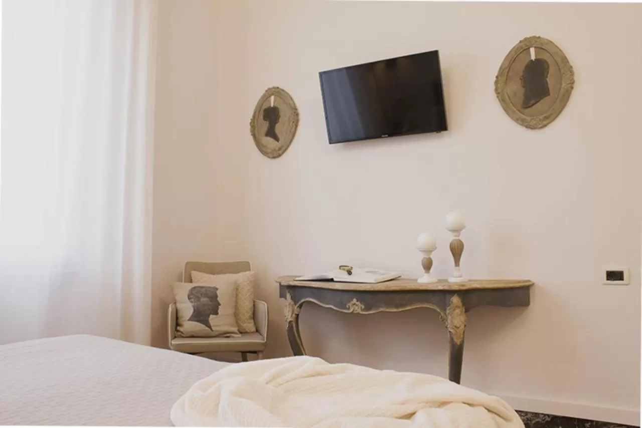 TV and multimedia, Bed in Accanto Al Centro B&B
