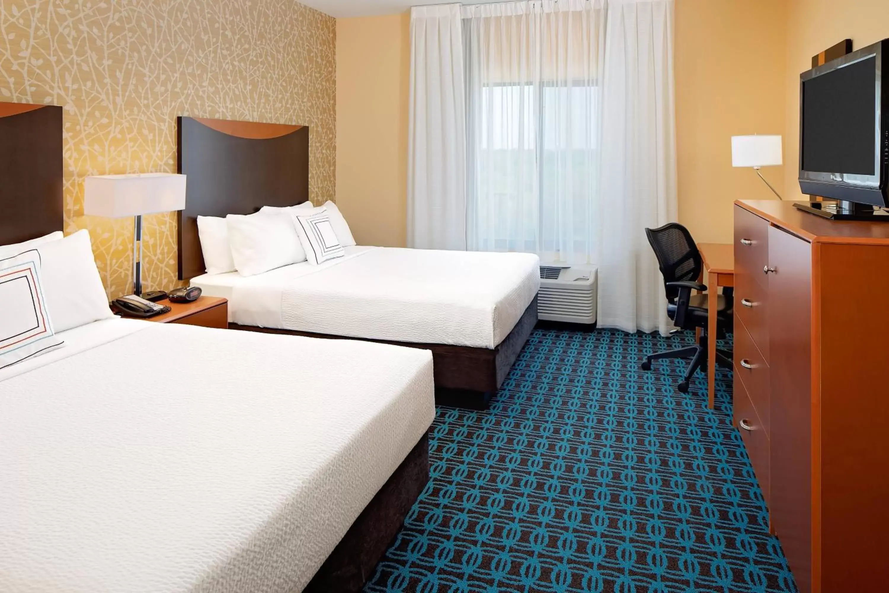 Photo of the whole room, Bed in Fairfield Inn and Suites by Marriott Dallas Mansfield