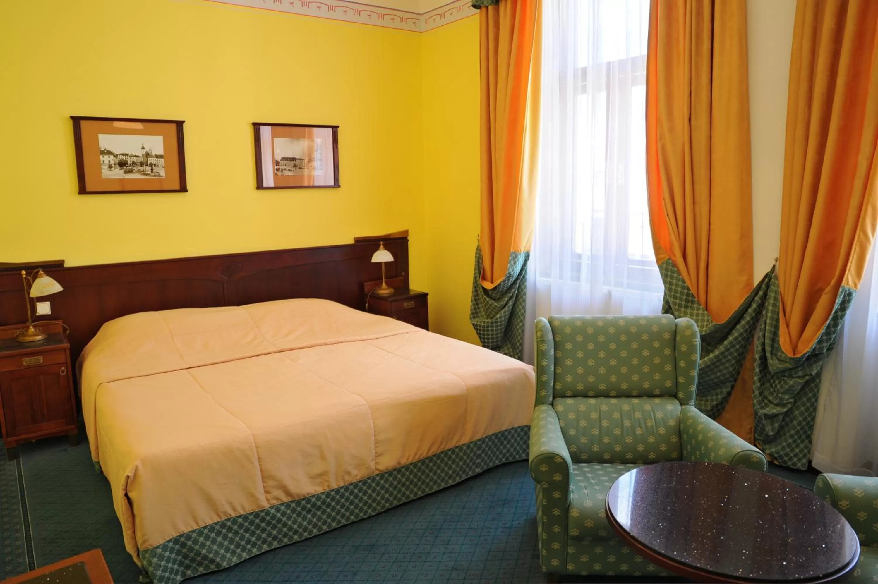 Bed in Grandhotel Garni