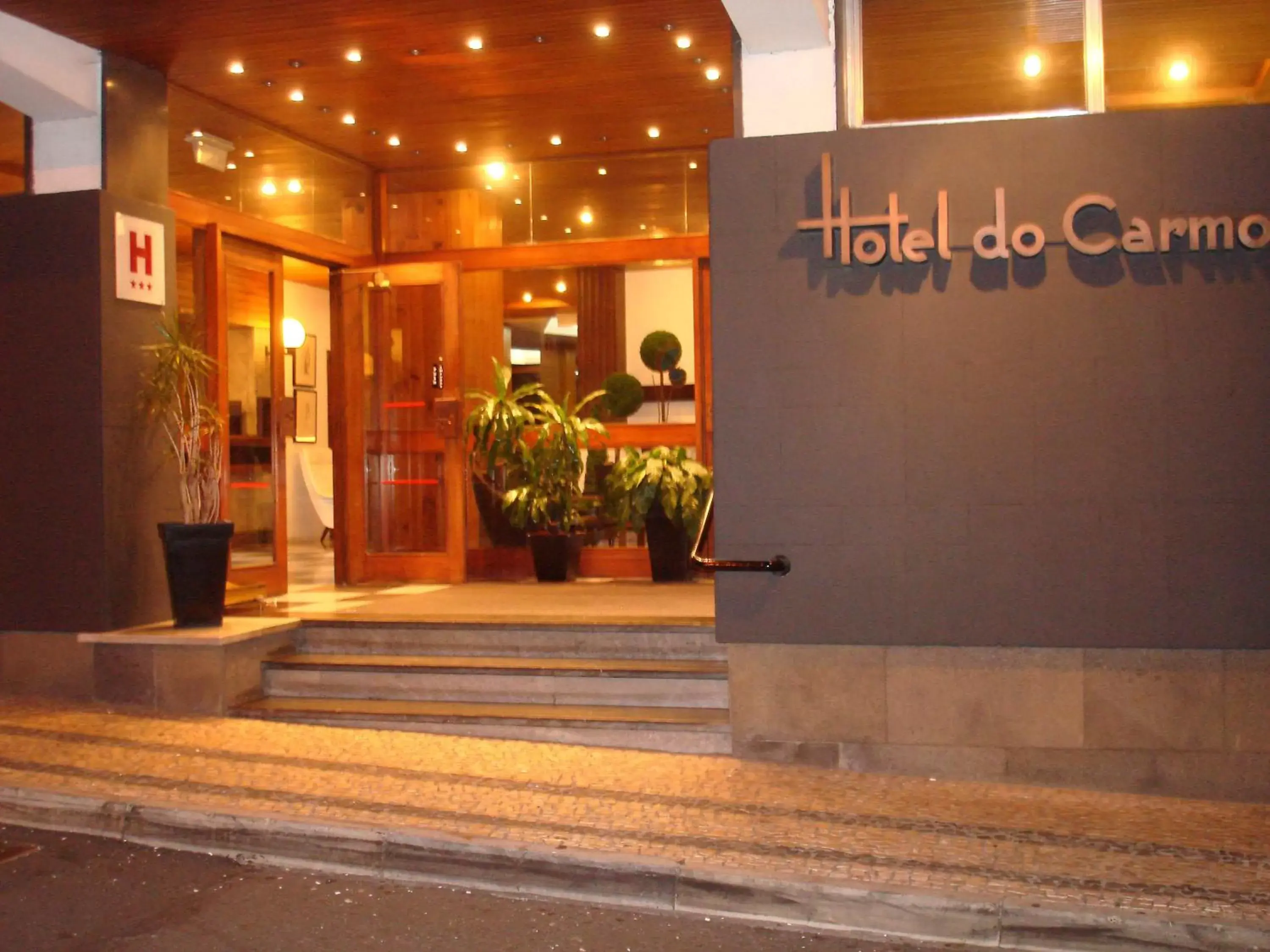 Facade/entrance in Hotel do Carmo