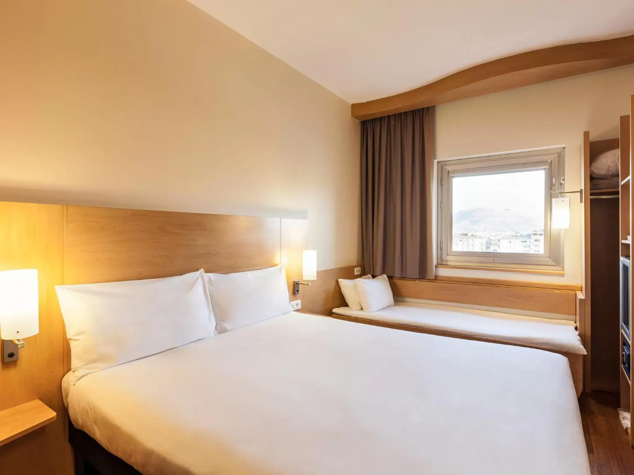 Family, Bed in ibis London Luton Airport