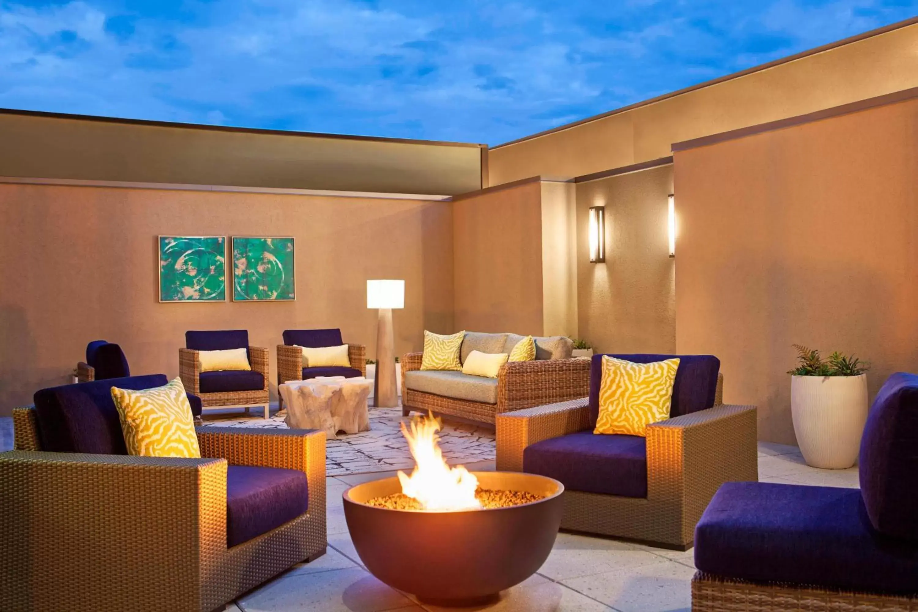 Photo of the whole room, Seating Area in The Westin Chattanooga