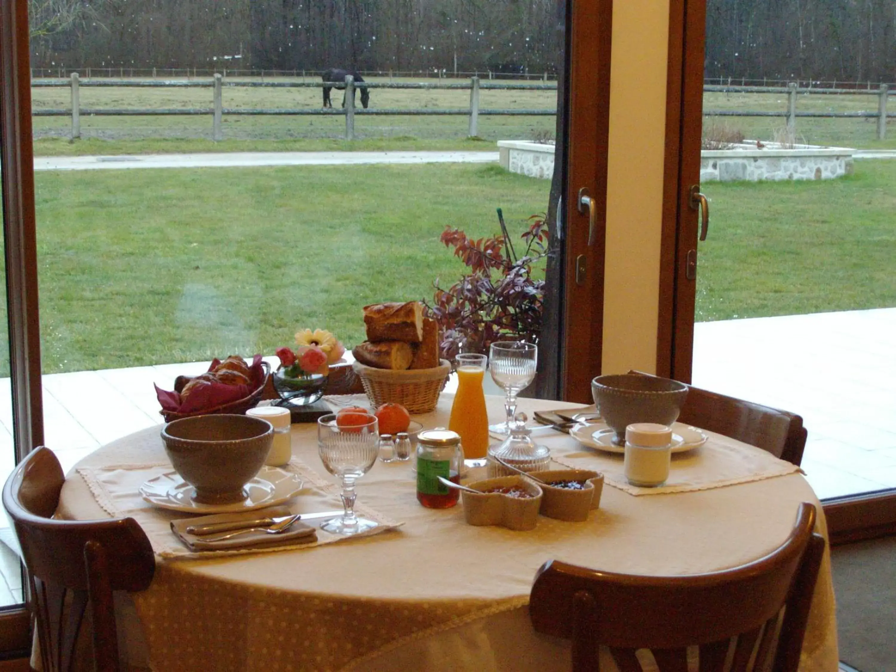 Dining area, Restaurant/Places to Eat in Chambres et Table d'Hôtes Les Machetières