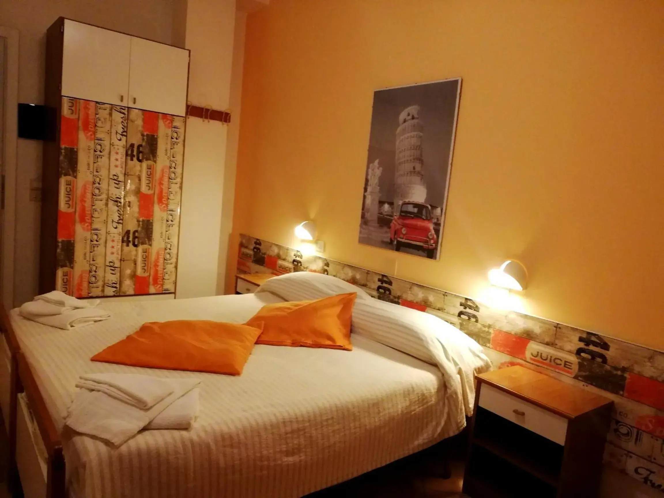 Bed in Hotel Galles Rimini